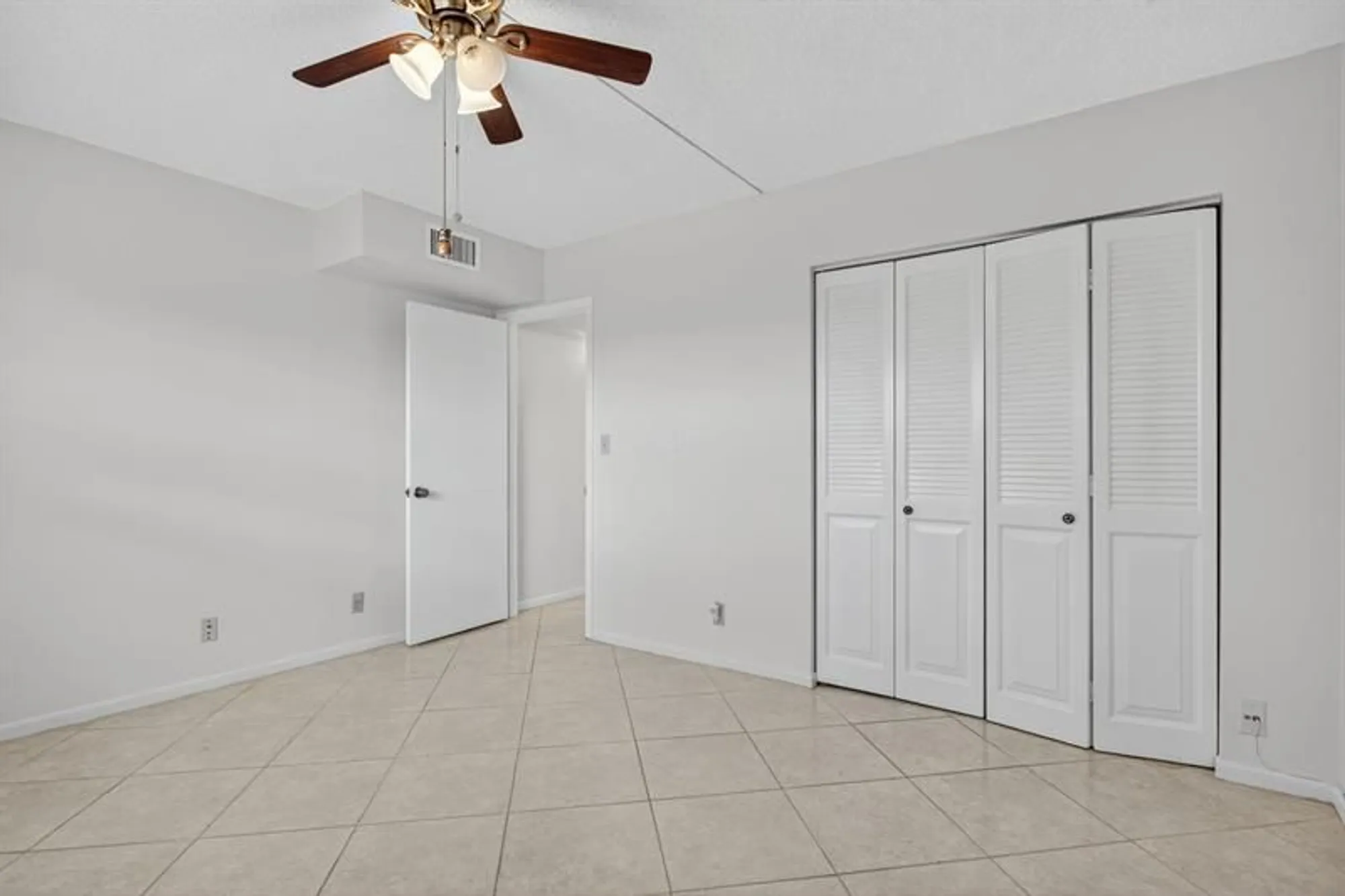 Property Slideshow image 16 of 29 | 3204 portofino pt d4, Coconut Creek, FL, 33066