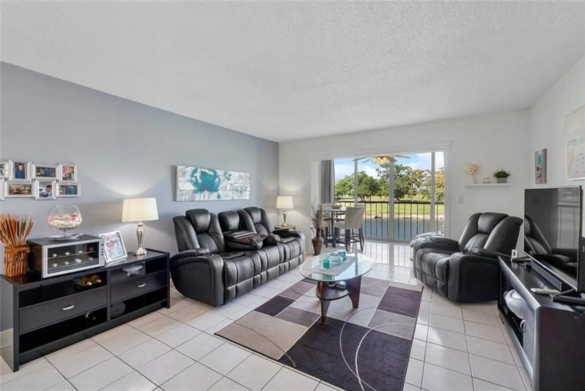 Property Slideshow image 4 of 31 | 7807 golf circle dr 211, Margate, FL, 33063