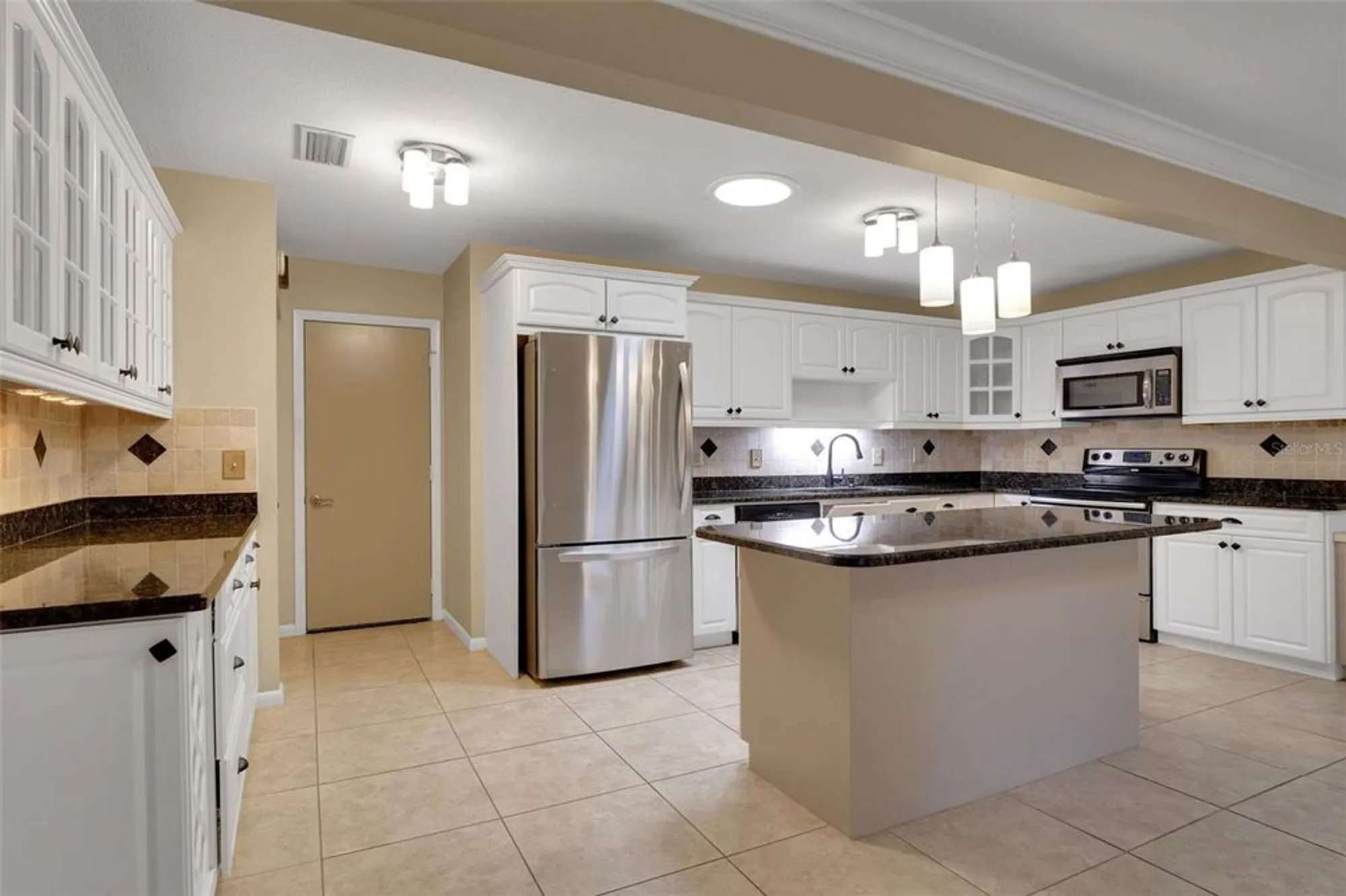 Property Slideshow image 11 of 33 | 8469 sw 92nd pl d, Ocala, FL, 34481