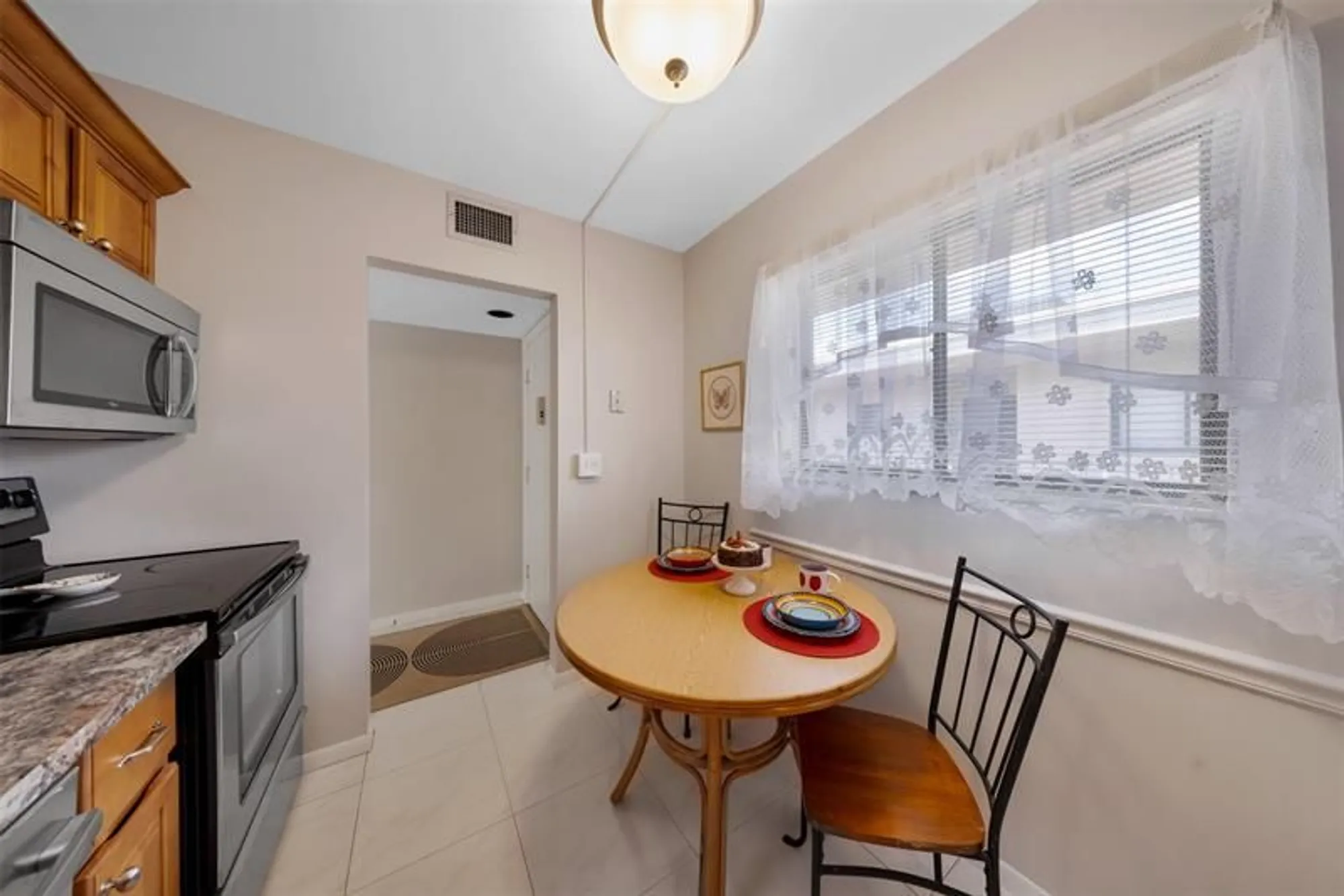 Property Slideshow image 6 of 24 | 5250 las verdes cir apt 317, Delray Beach, FL, 33484