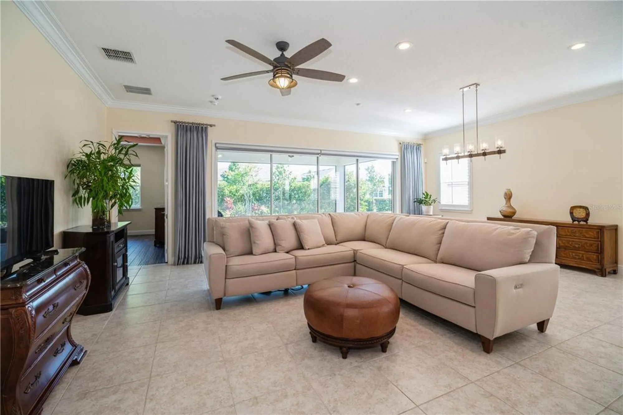 Property Slideshow image 12 of 36 | 4909 w fountainwood dr, Saint Cloud, FL, 34772