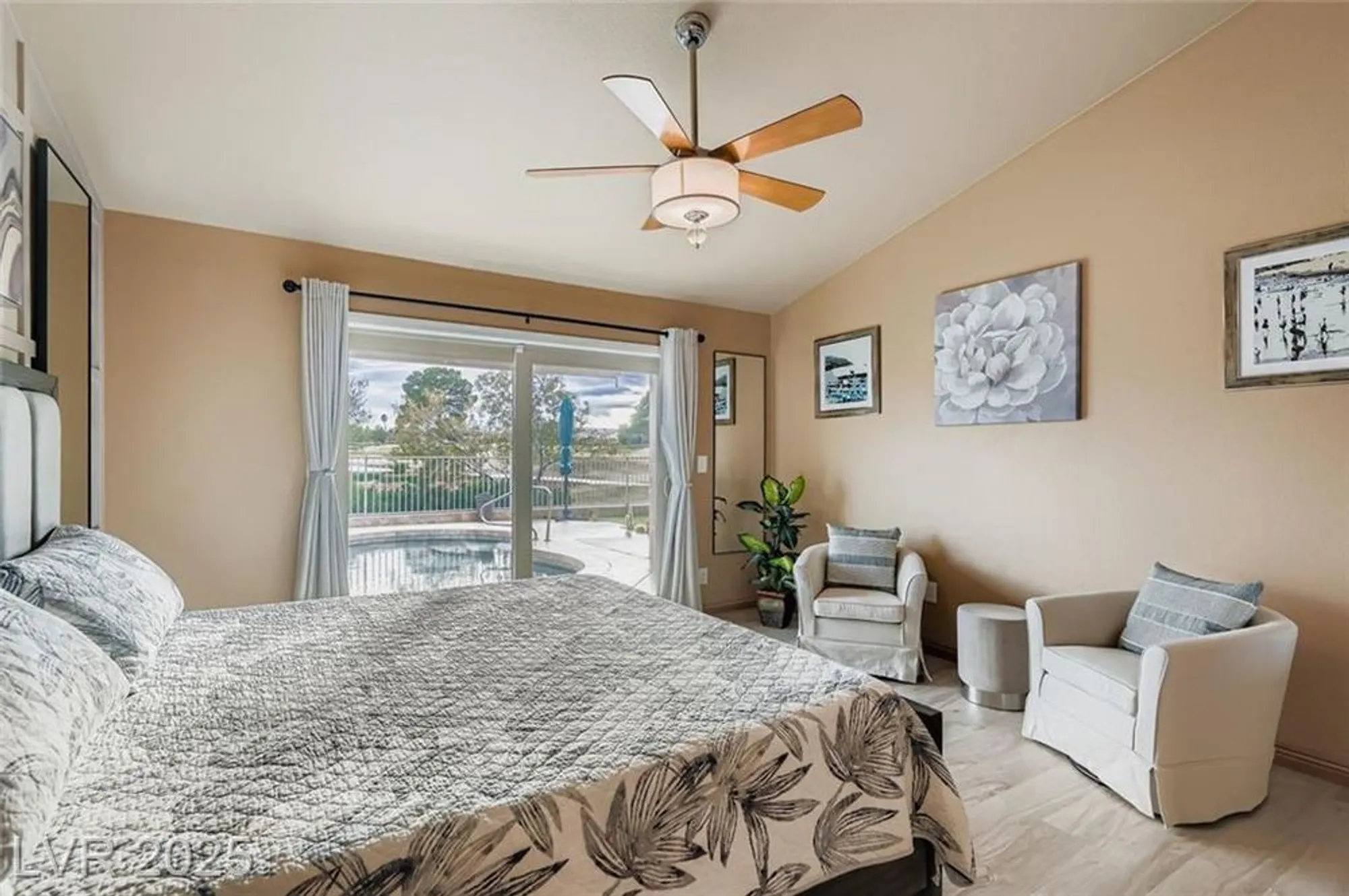 Property Slideshow image 16 of 32 | 9101 villa ridge dr, Las Vegas, NV, 89134