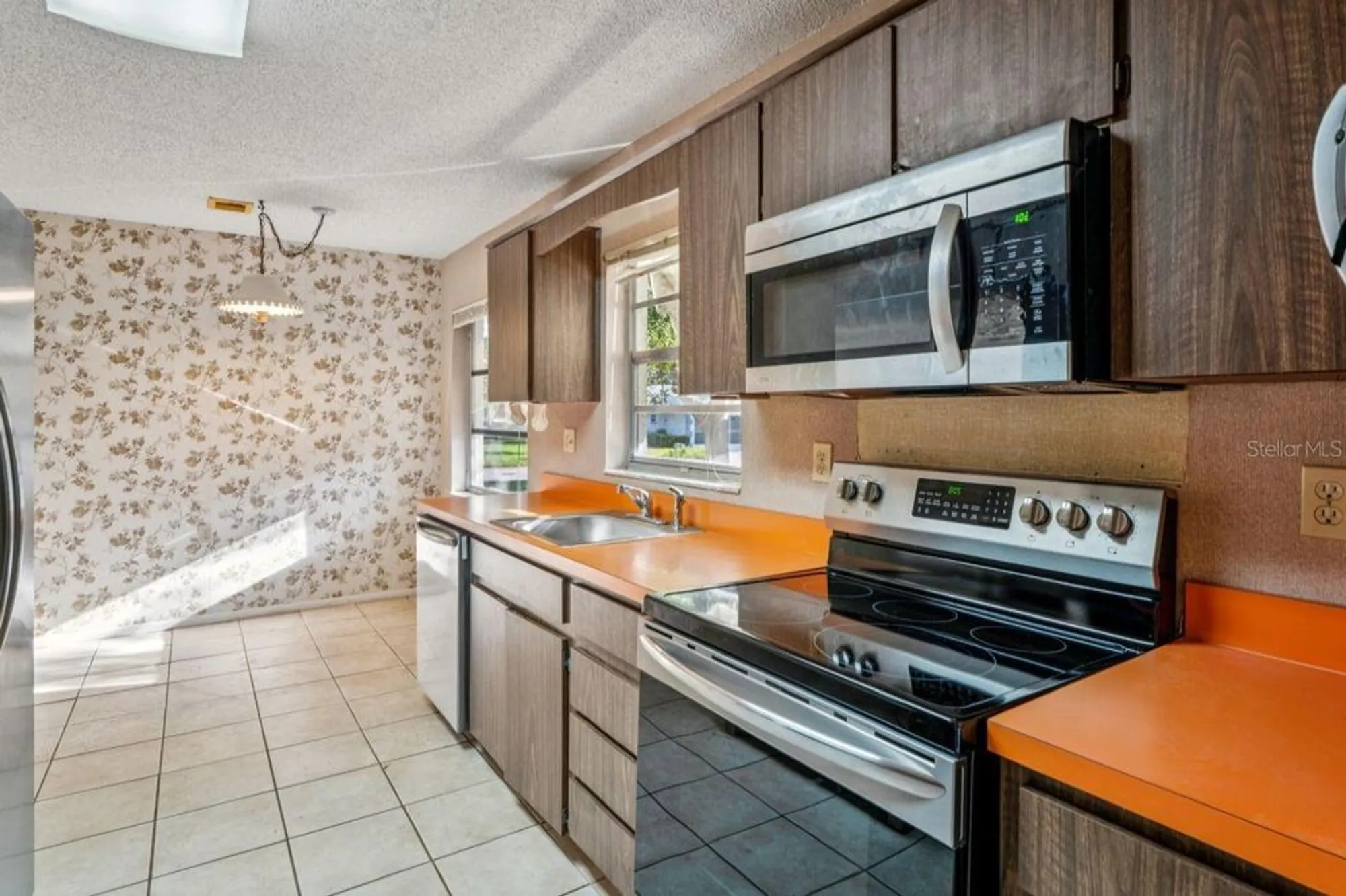 Property Slideshow image 15 of 75 | 8718 benton dr, Port Richey, FL, 34668