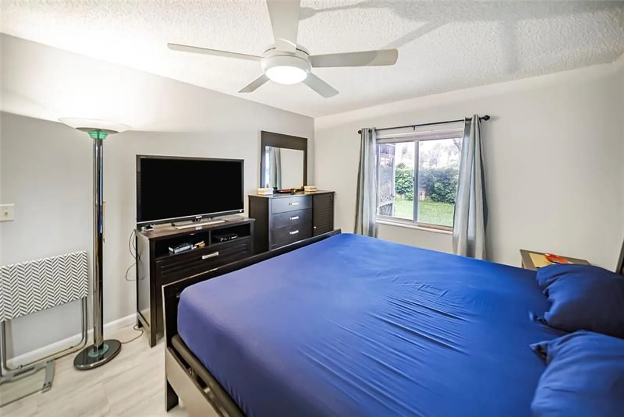 Property Slideshow image 16 of 34 | 18527 horizon ave b, Boca Raton, FL, 33496