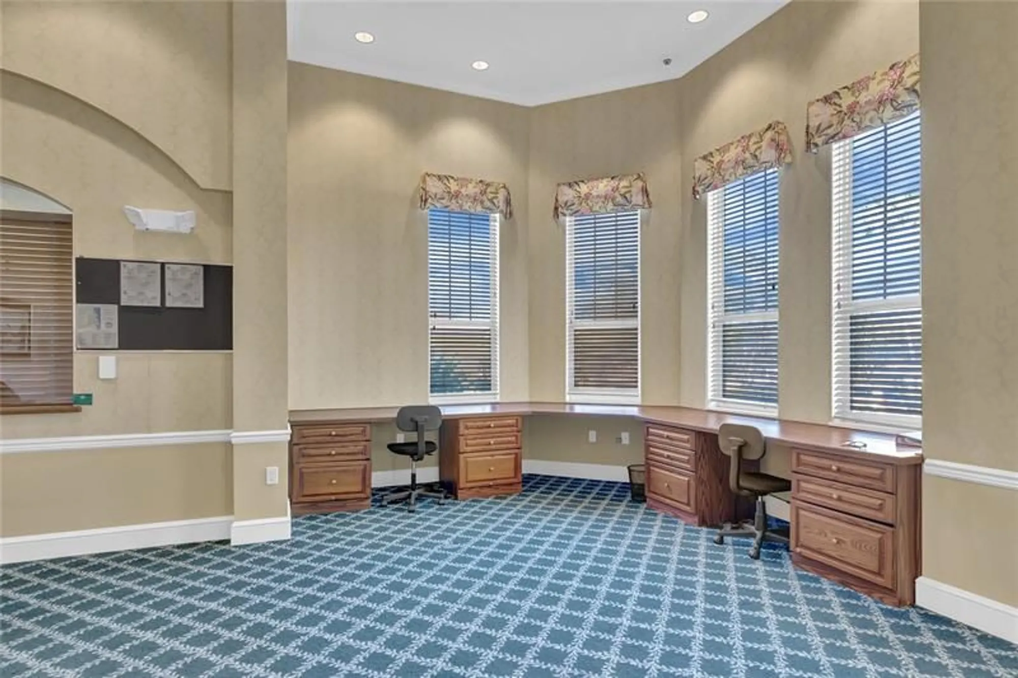 Property Slideshow image 32 of 43 | 5095 fairways cir apt 102, Vero Beach, FL, 32967