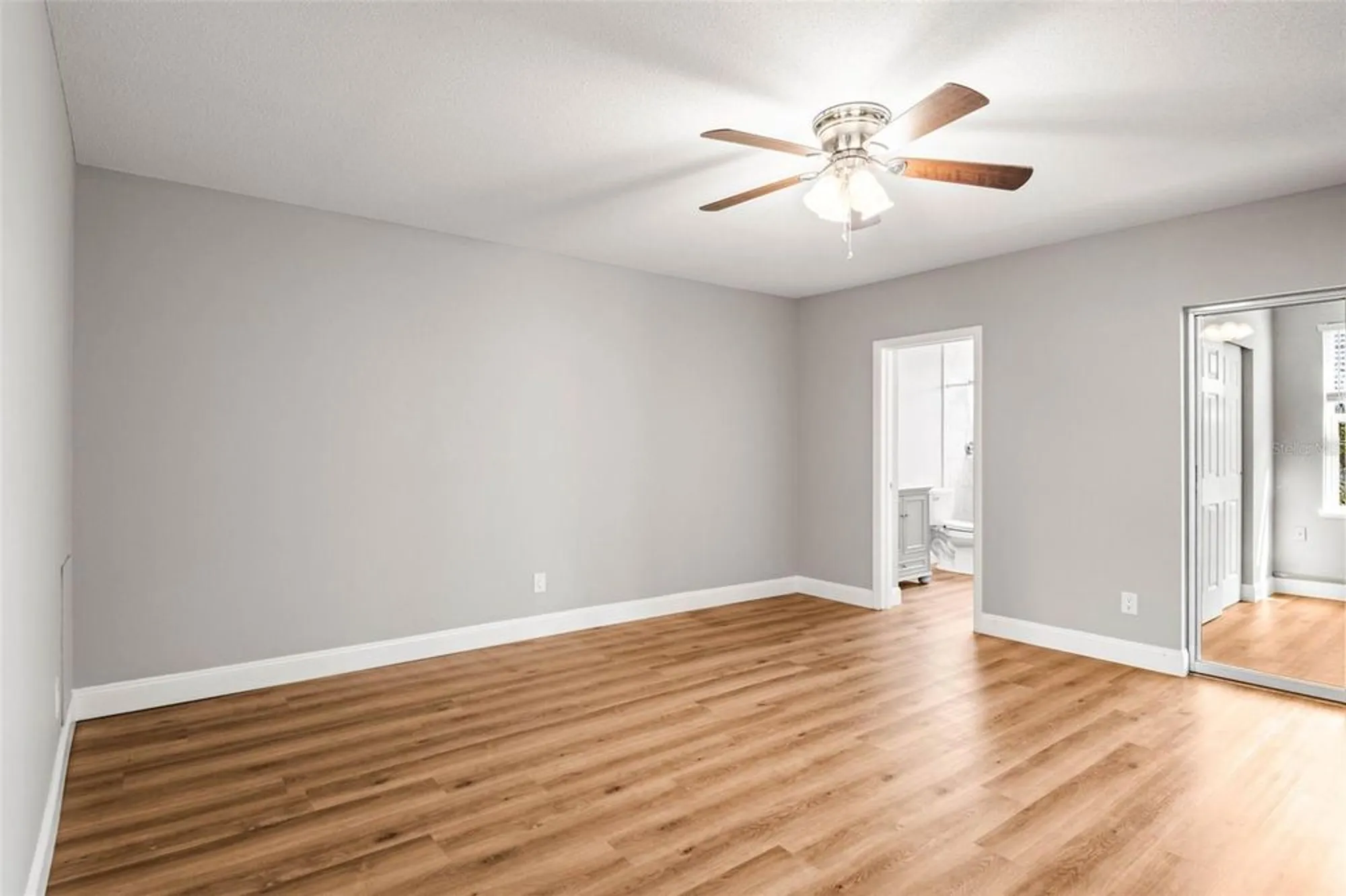 Property Slideshow image 20 of 32 | 2041 australia way 35, Clearwater, FL, 33763