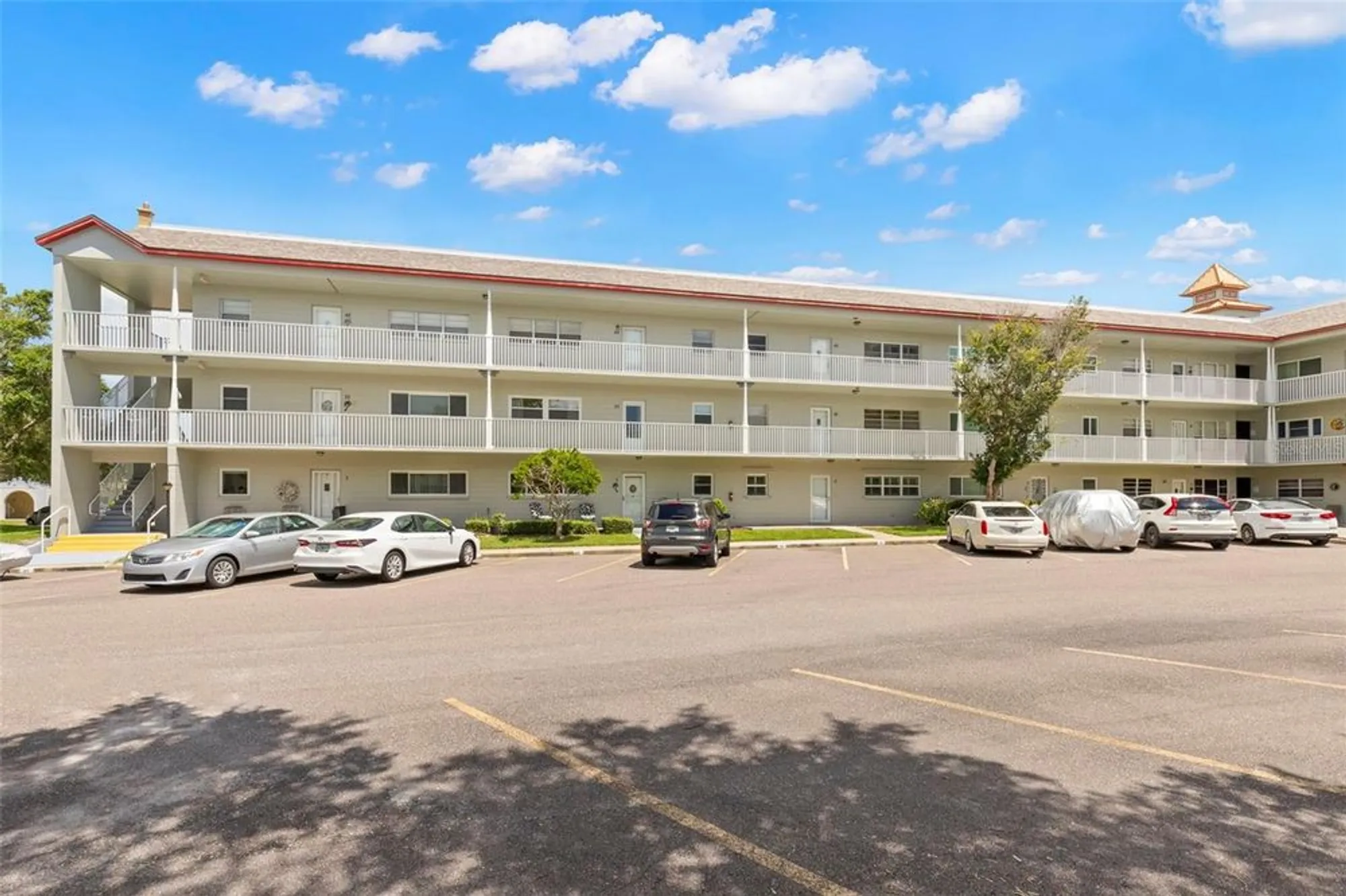 Property Slideshow image 2 of 13 | 2260 costa rican dr 26, Clearwater, FL, 33763