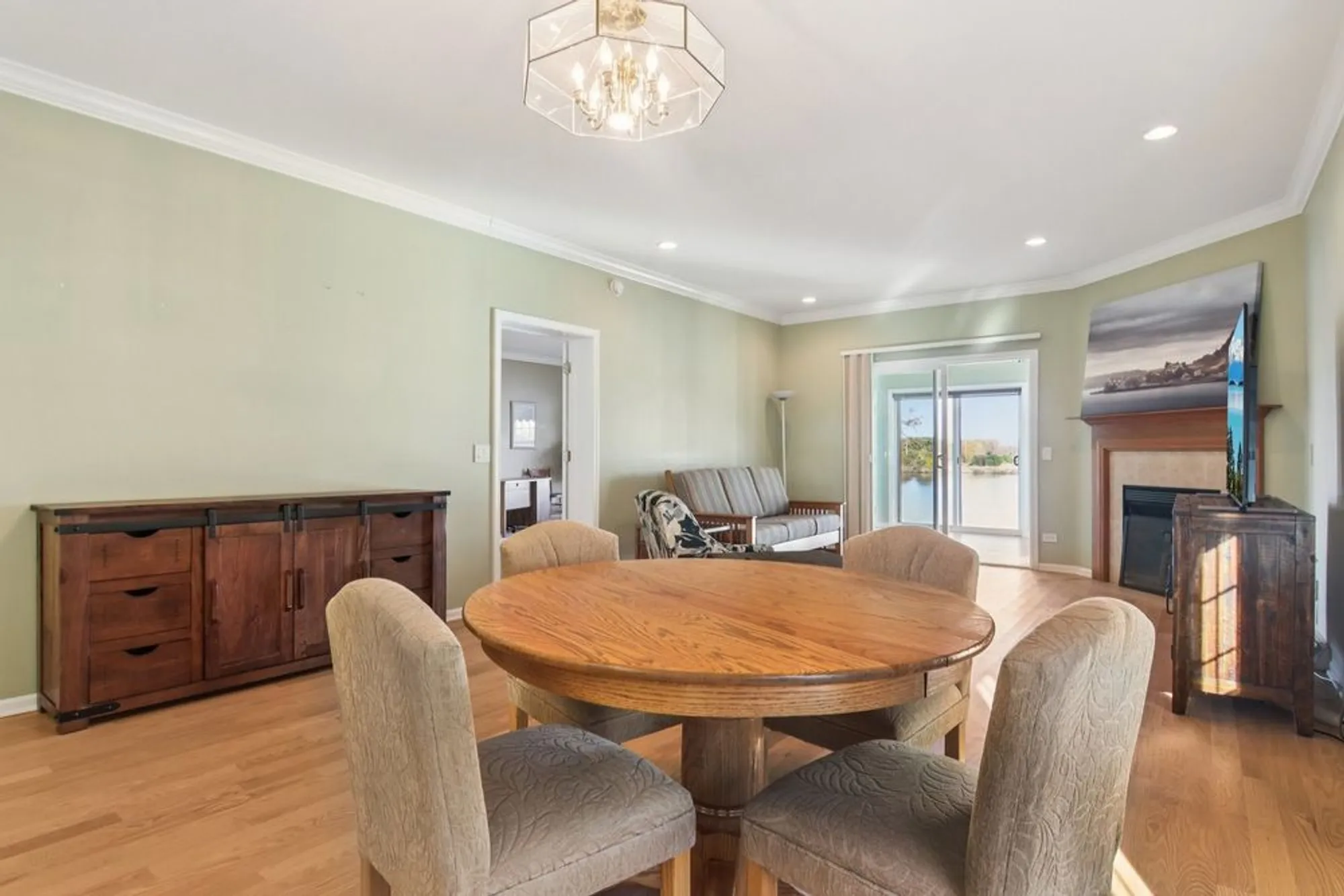 Property Slideshow image 12 of 39 | 328 legacy ct, Grayslake, IL, 60030