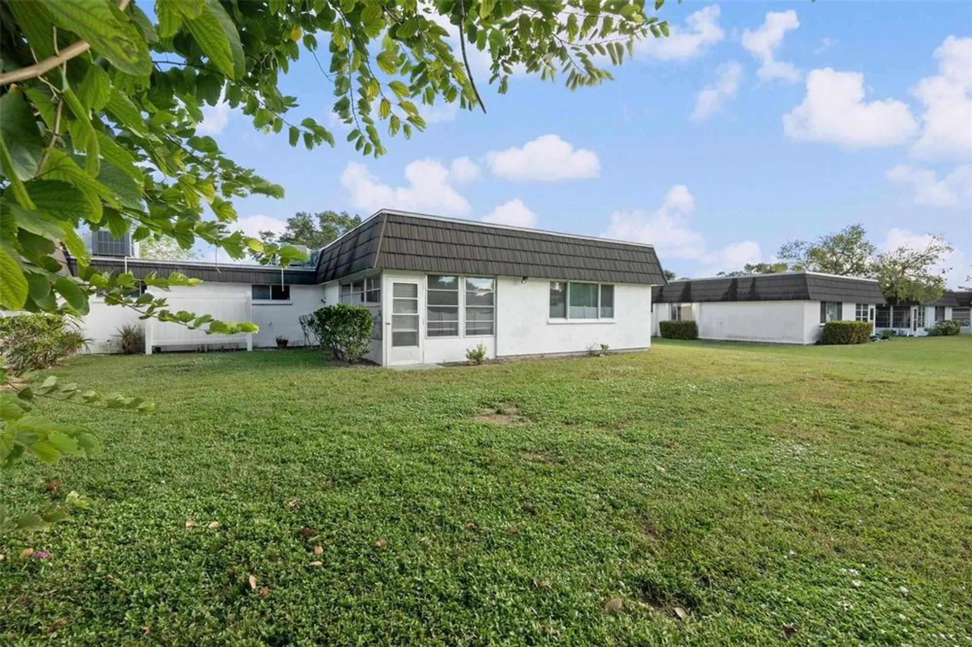 Property Slideshow image 29 of 42 | 3952 ashwood ln 37, Sarasota, FL, 34232