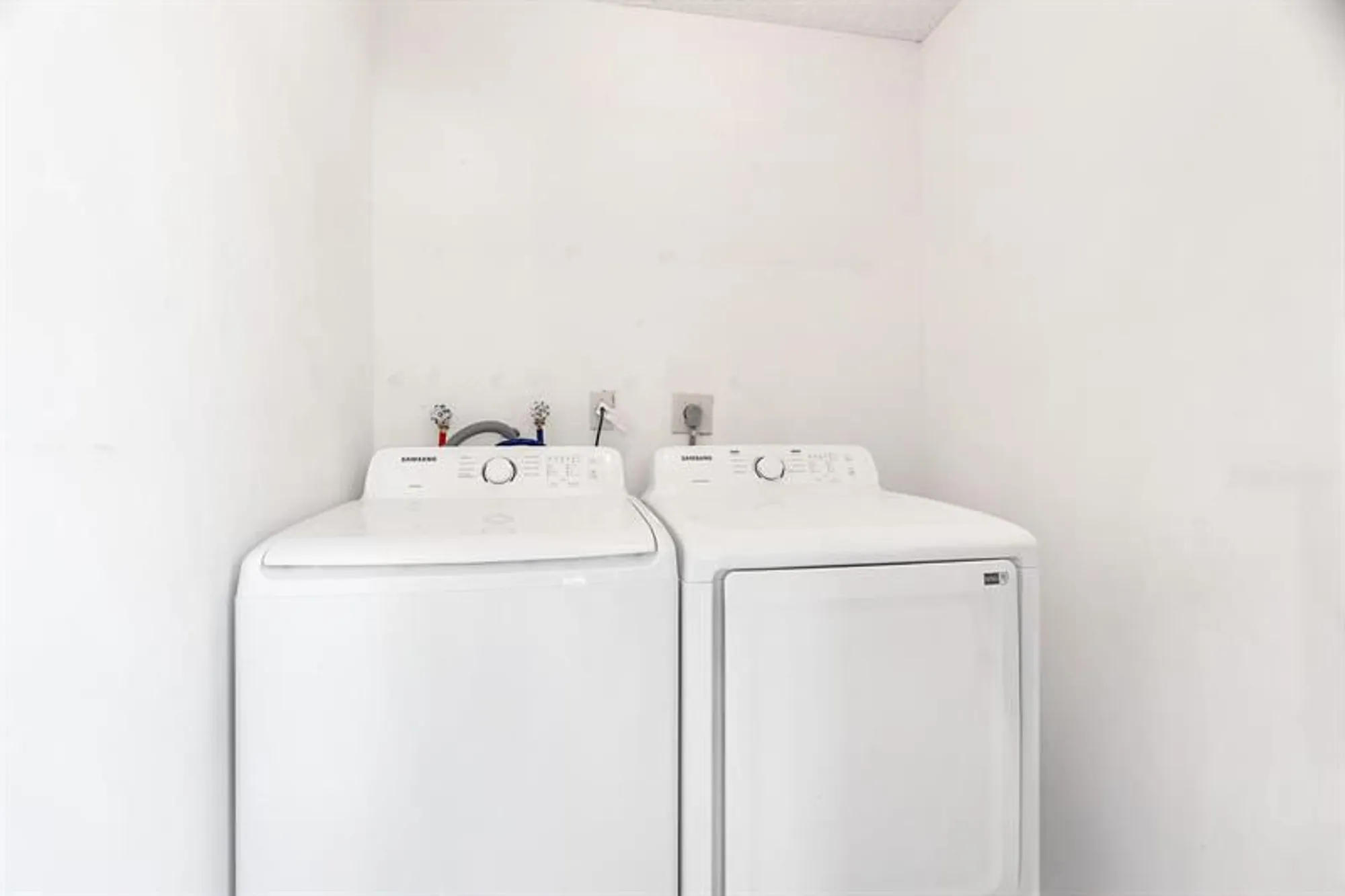 Property Slideshow image 32 of 34 | 7717 ashmont cr 109, Tamarac, FL, 33321