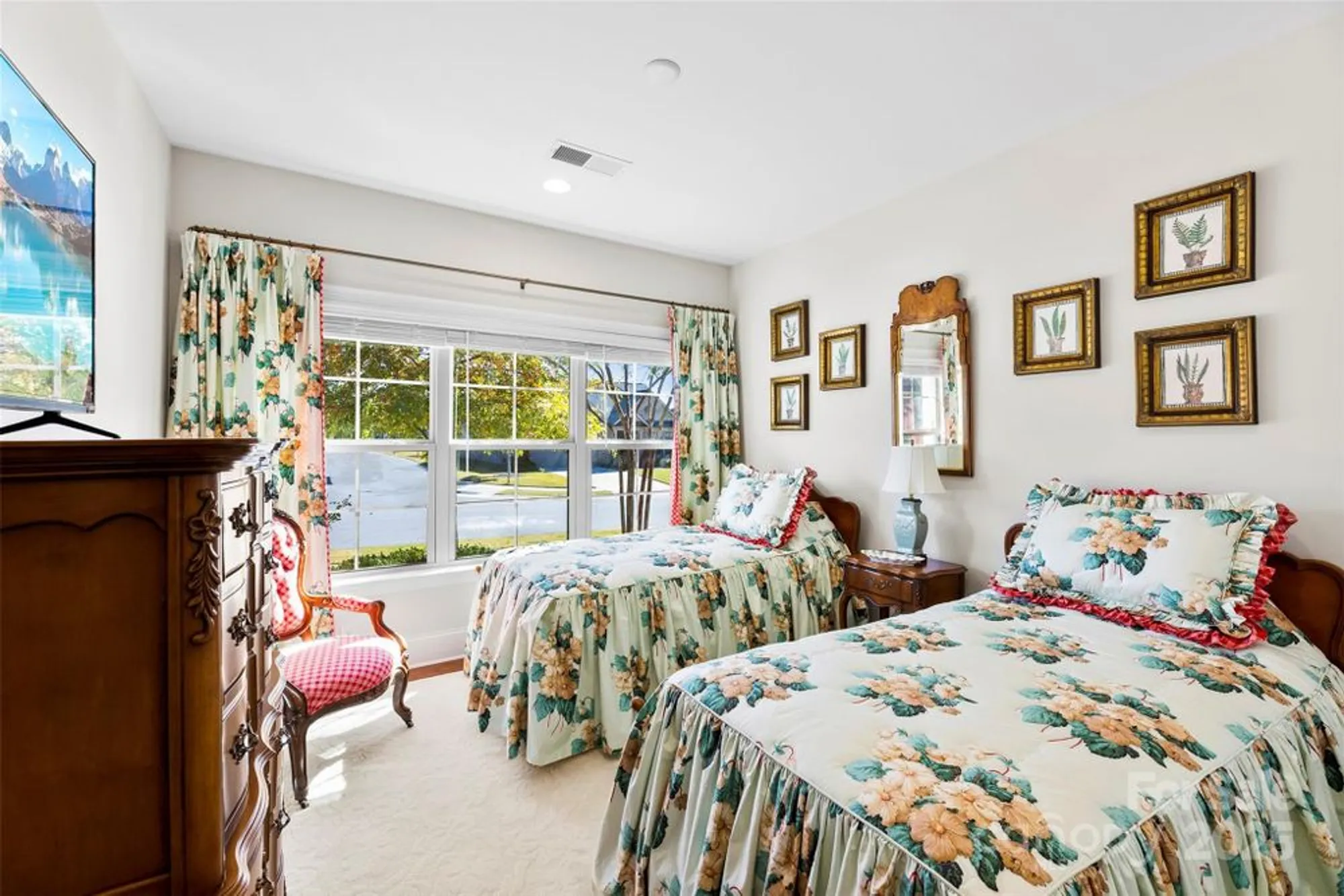 Property Slideshow image 24 of 36 | 5272 courtyard ln, Belmont, NC, 28012