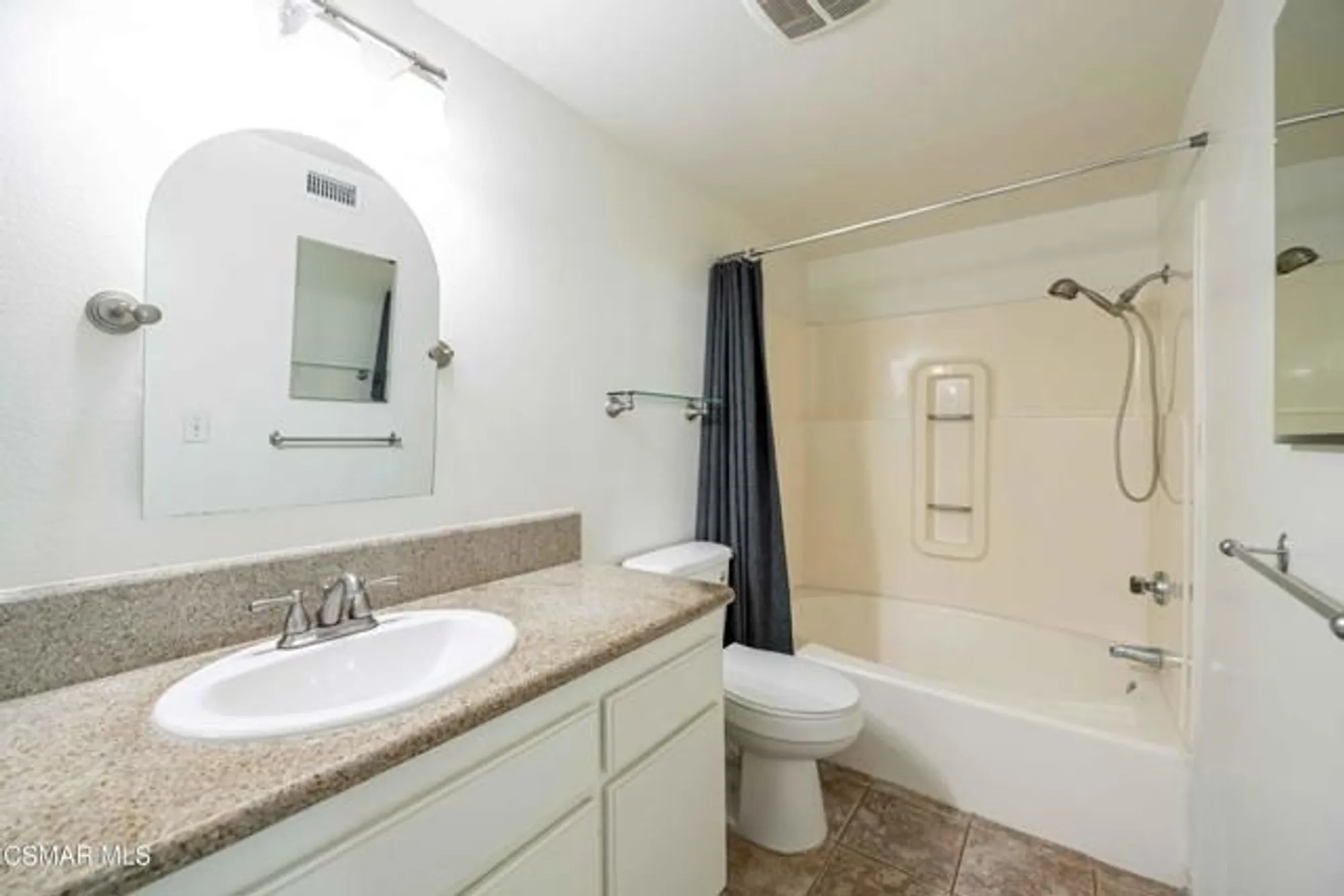 Property Slideshow image 16 of 34 | 460 arbor lane ct apt 203, Thousand Oaks, CA, 91360