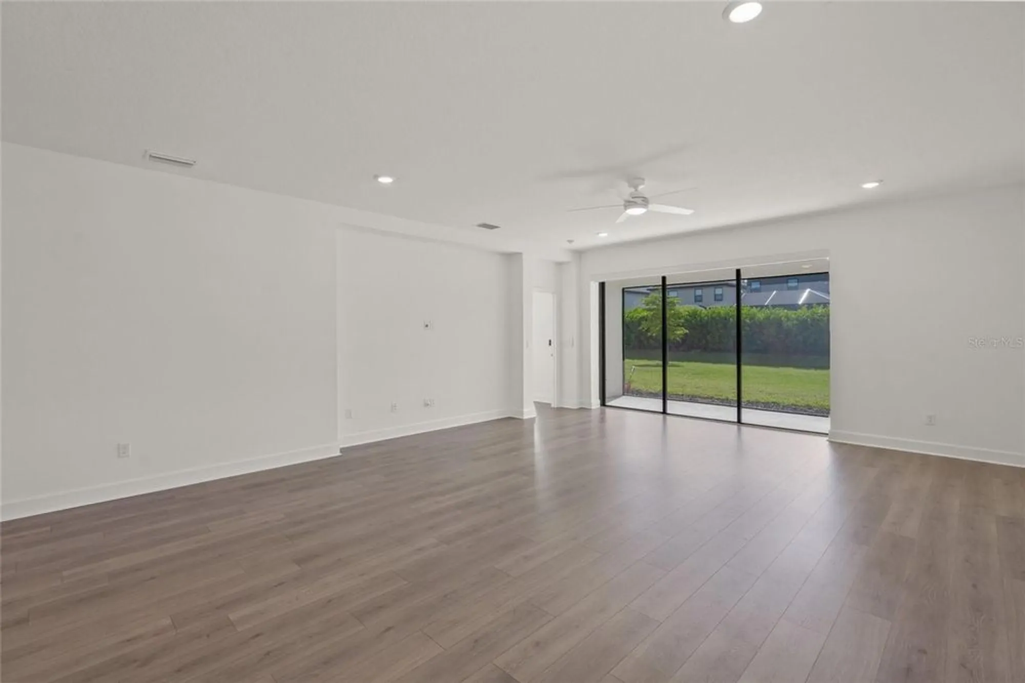 Property Slideshow image 14 of 46 | 16308 mount holly dr, Bradenton, FL, 34211