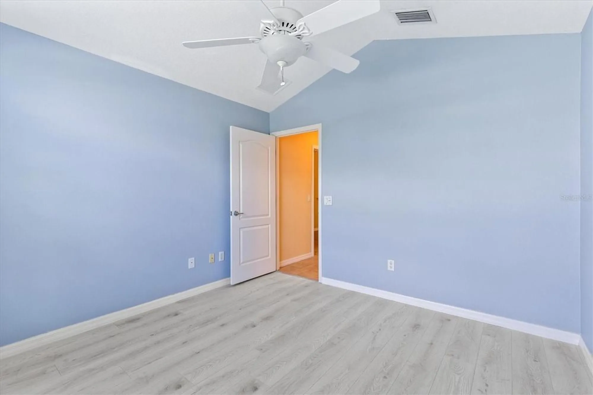 Property Slideshow image 23 of 28 | 611 allenwood loop, The Villages, FL, 32162