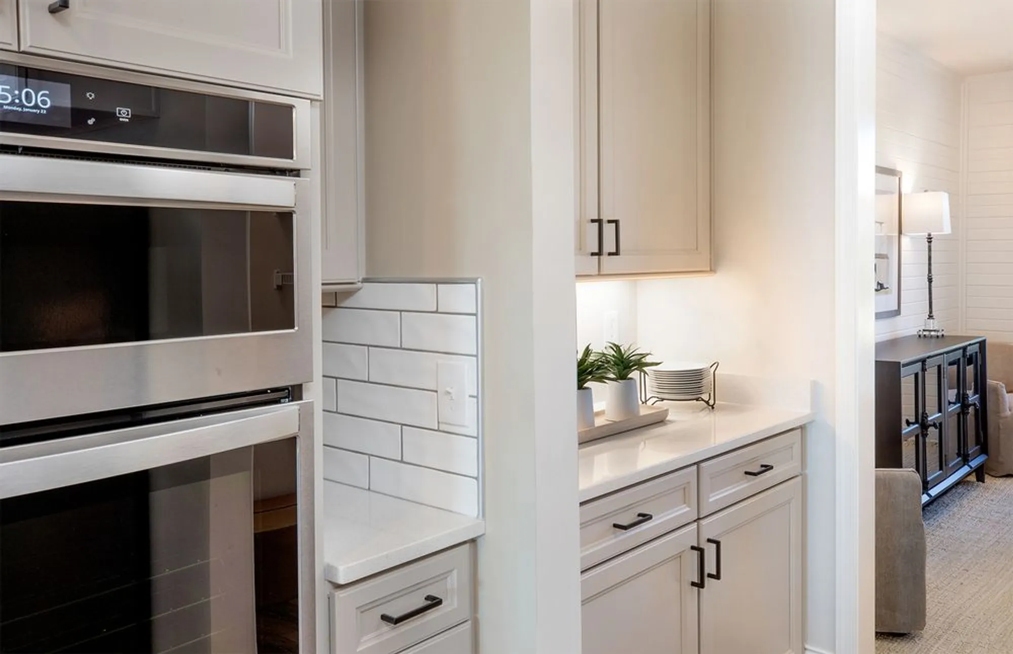 Property Slideshow image 5 of 15 | , Lindenhurst, IL, 60046