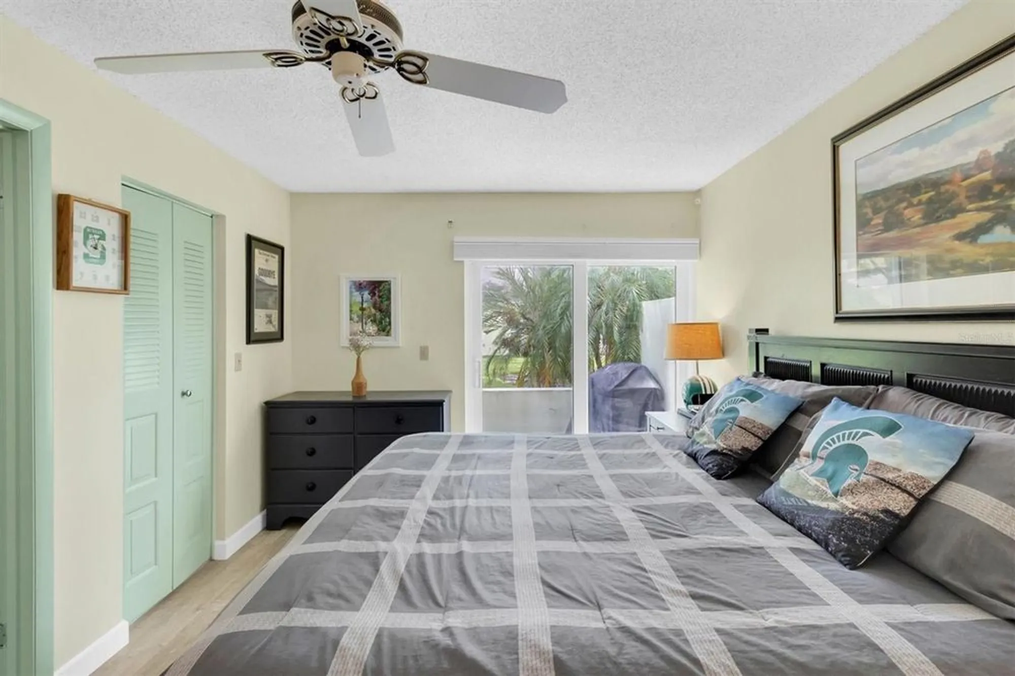 Property Slideshow image 14 of 40 | 2828 sherbrooke ln c, Palm Harbor, FL, 34684