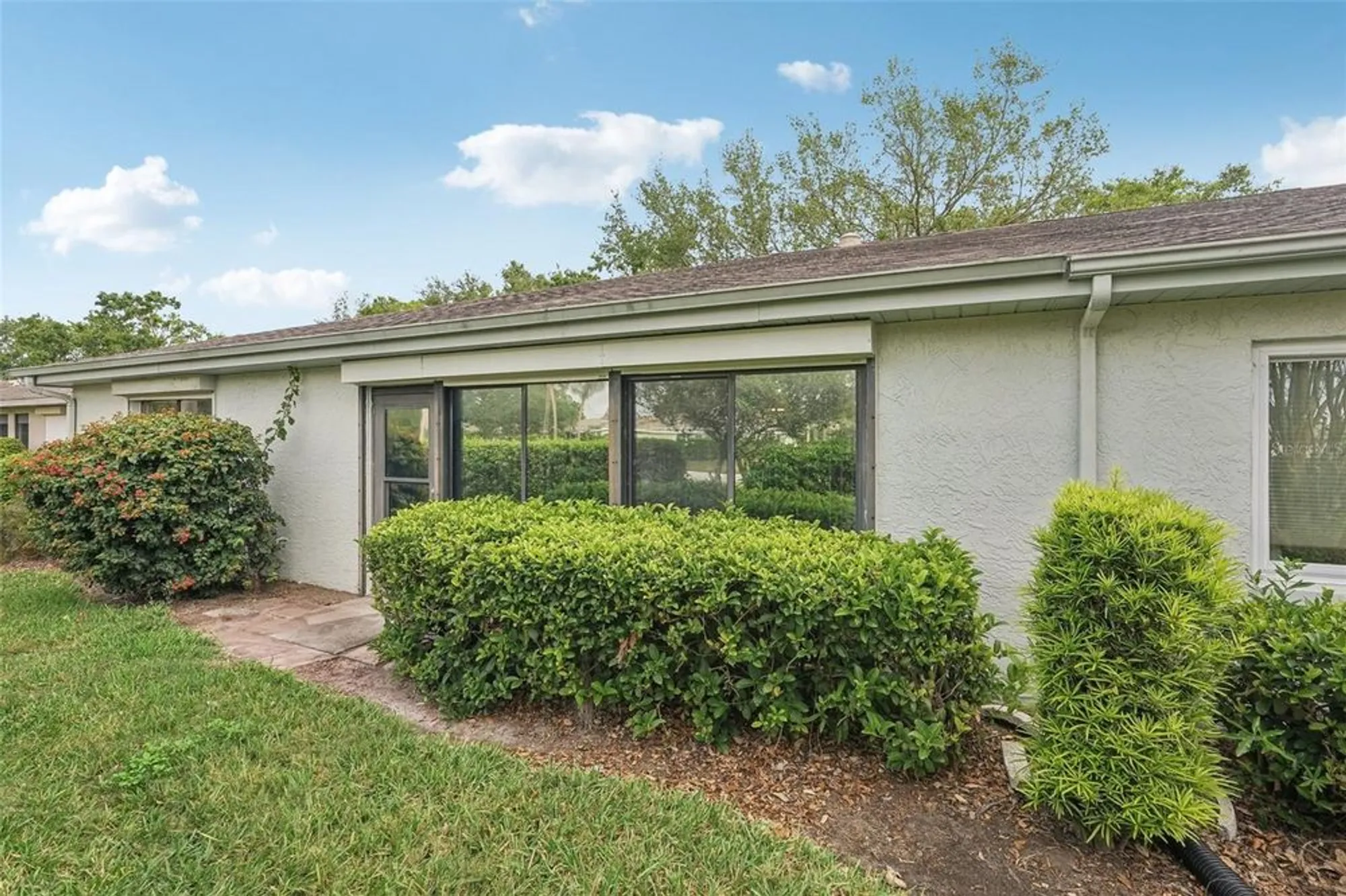Property Slideshow image 28 of 57 | 2529 lancaster dr, Sun City Center, FL, 33573