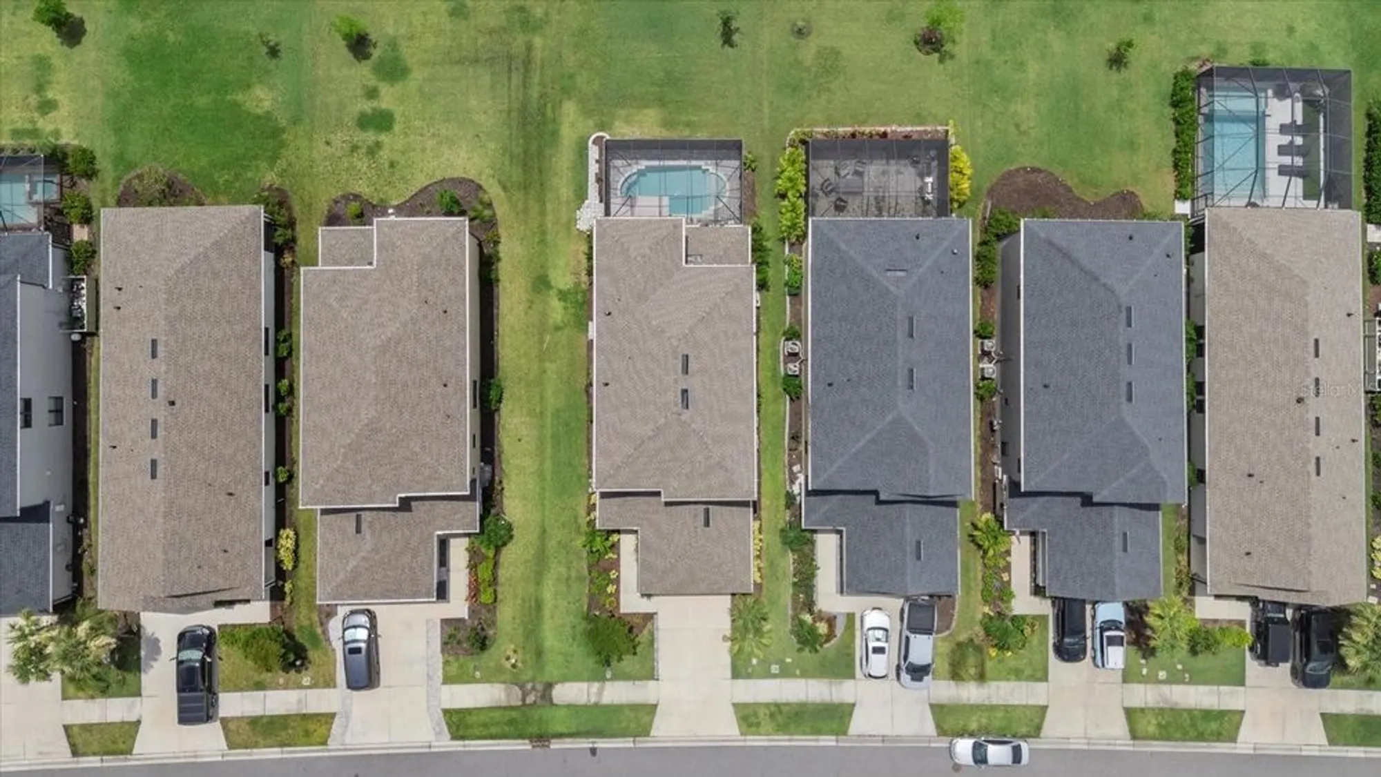 Property Slideshow image 39 of 71 | 10117 milky way cir, Sarasota, FL, 34241