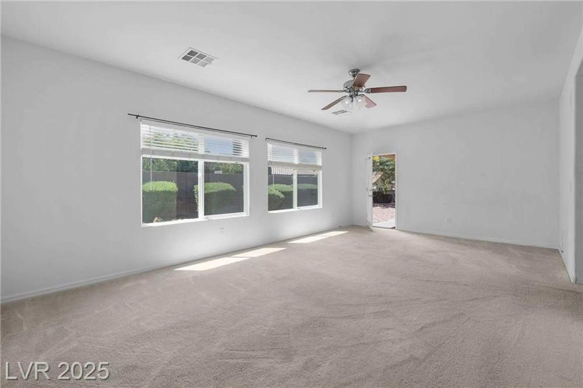 Property Slideshow image 15 of 37 | 2131 waterton rivers dr, Henderson, NV, 89044