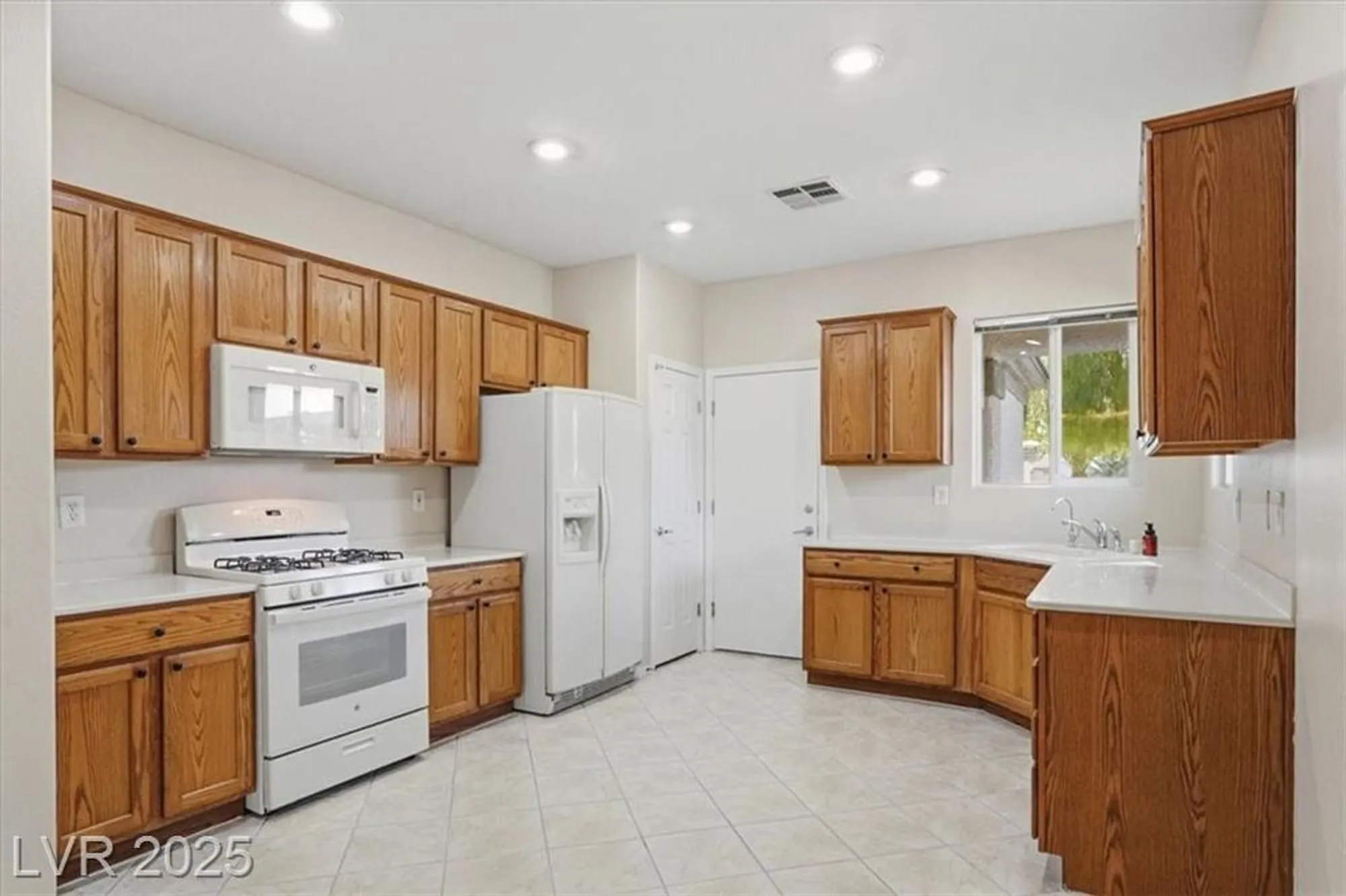 Property Slideshow image 12 of 29 | 2312 peaceful moon st, Henderson, NV, 89044