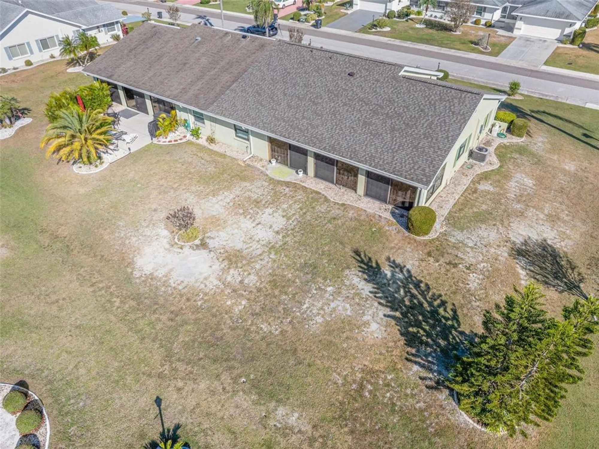 Property Slideshow image 43 of 51 | 302 linger ln, Sun City Center, FL, 33573