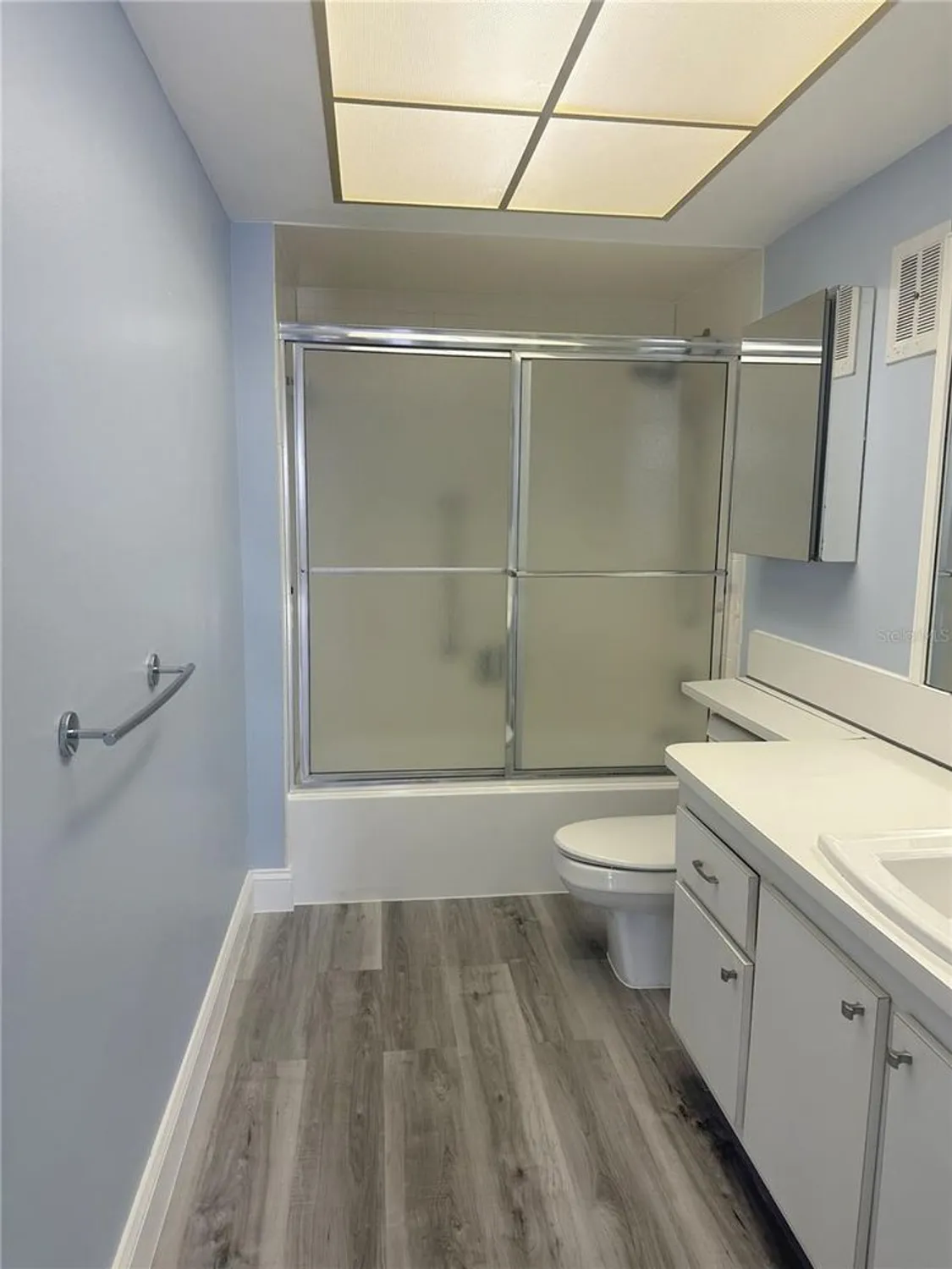 Property Slideshow image 11 of 25 | 4525 cove cir apt 304, Saint Petersburg, FL, 33708