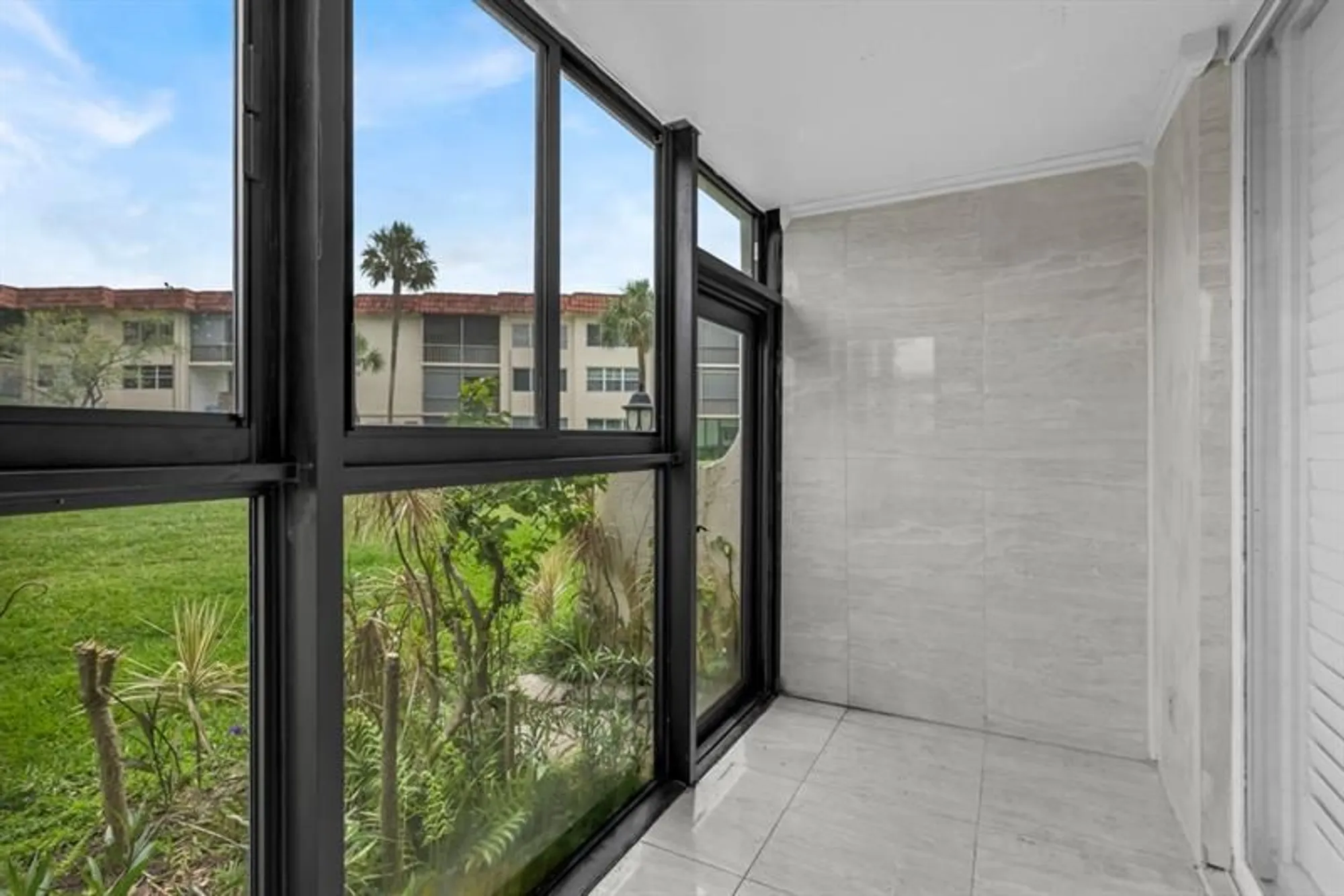 Property Slideshow image 38 of 50 | 8941 s hollybrook blvd apt 104, Pembroke Pines, FL, 33025