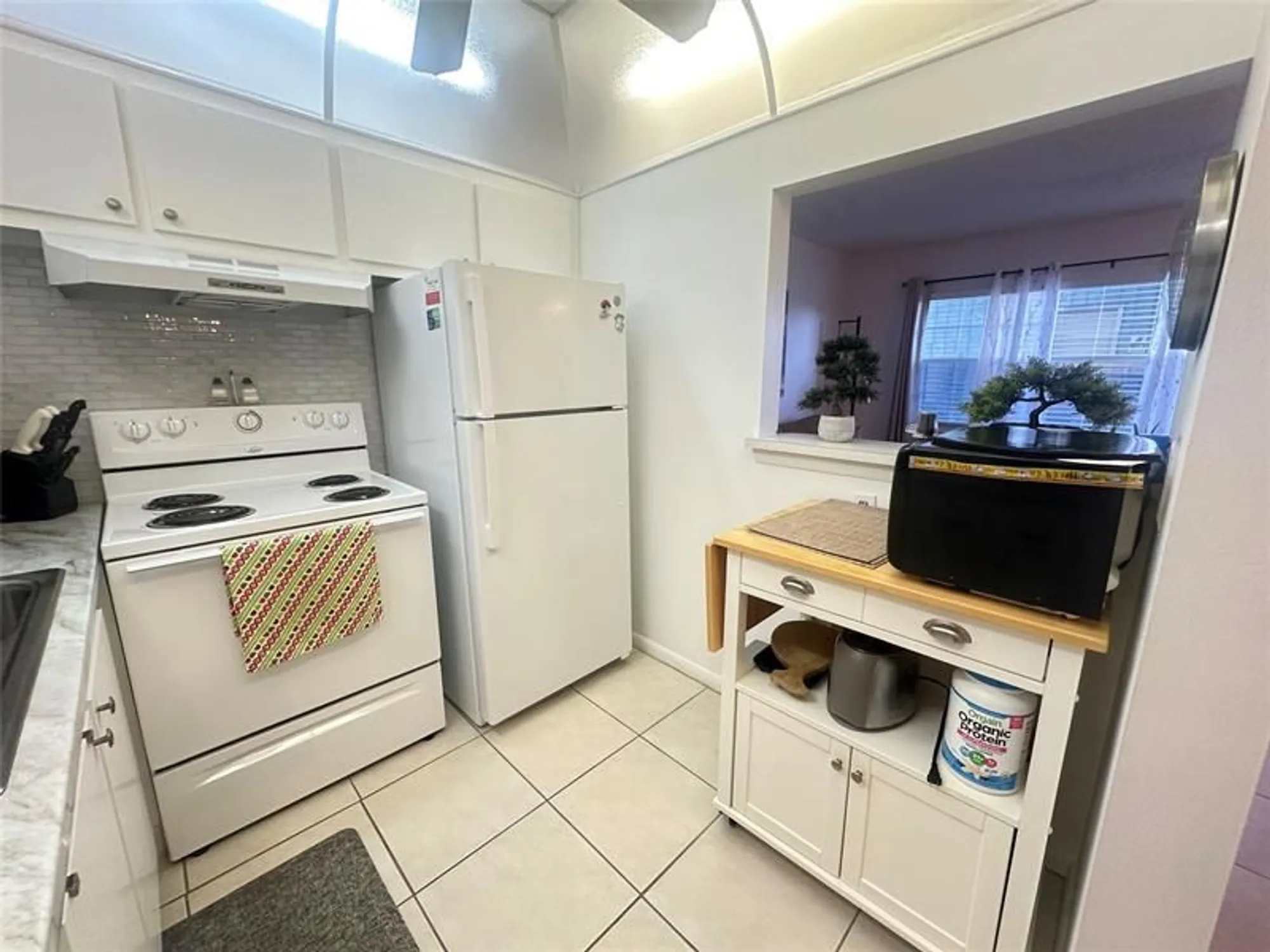 Property Slideshow image 8 of 55 | 4011 islewood d # 4011, Deerfield Beach, FL, 33442