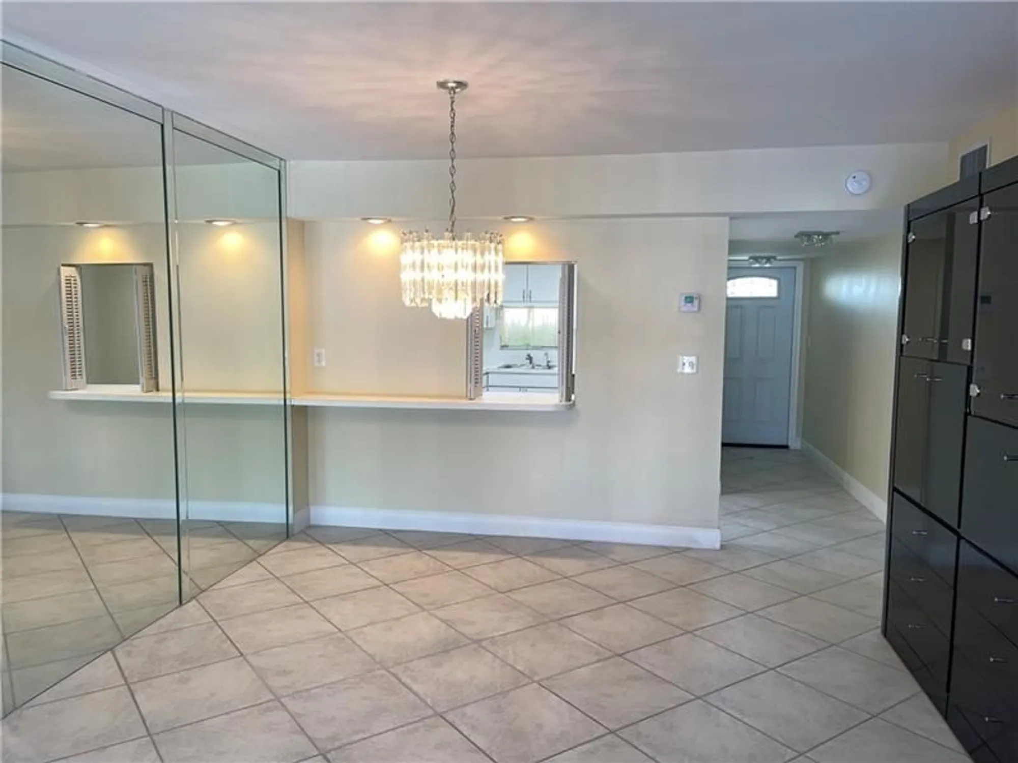 Property Slideshow image 6 of 10 | 9410 n hollybrook lake dr 310, Pembroke Pines, FL, 33025