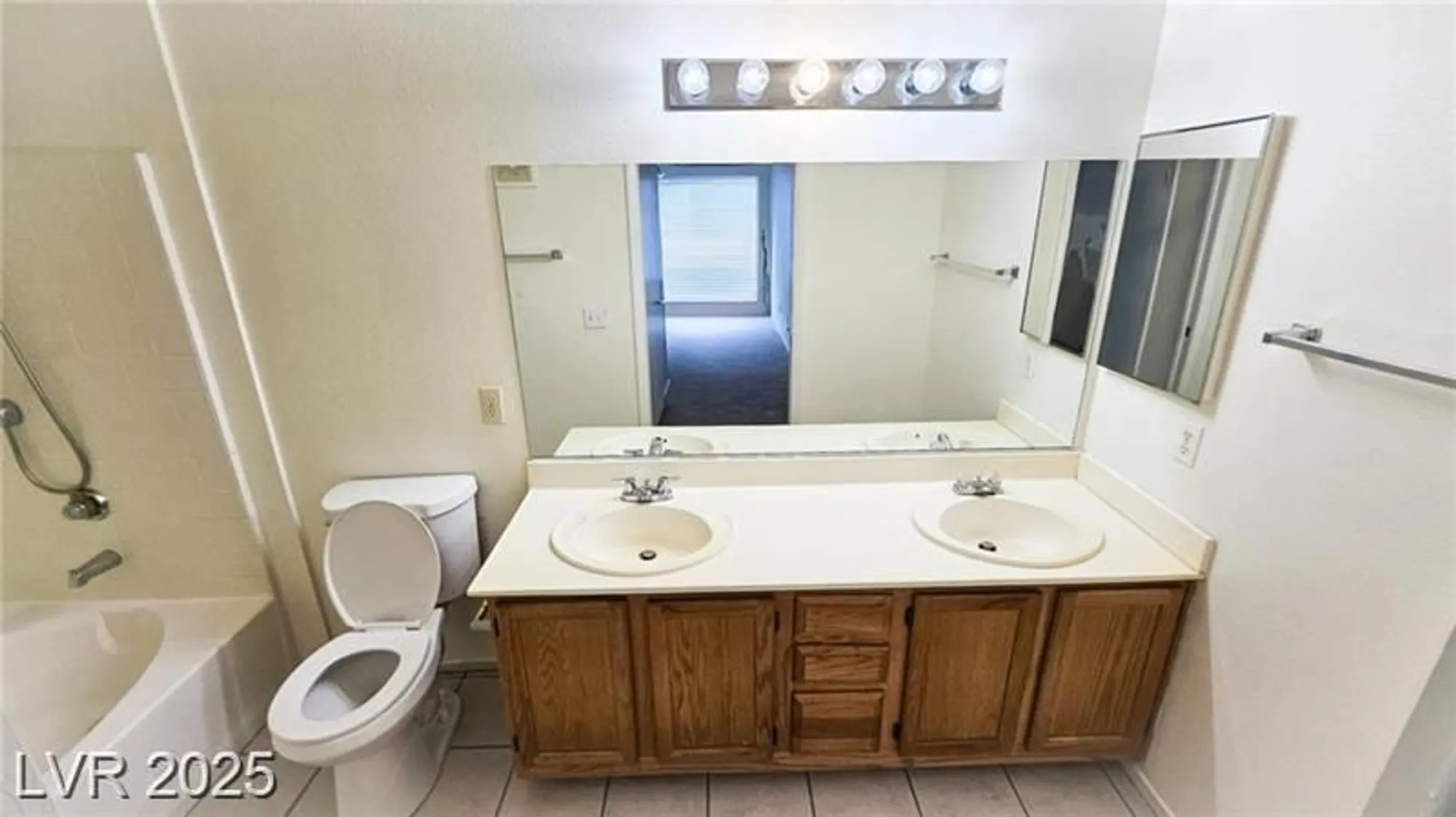 Property Slideshow image 28 of 41 | 3425 e russell rd 164, Las Vegas, NV, 89120