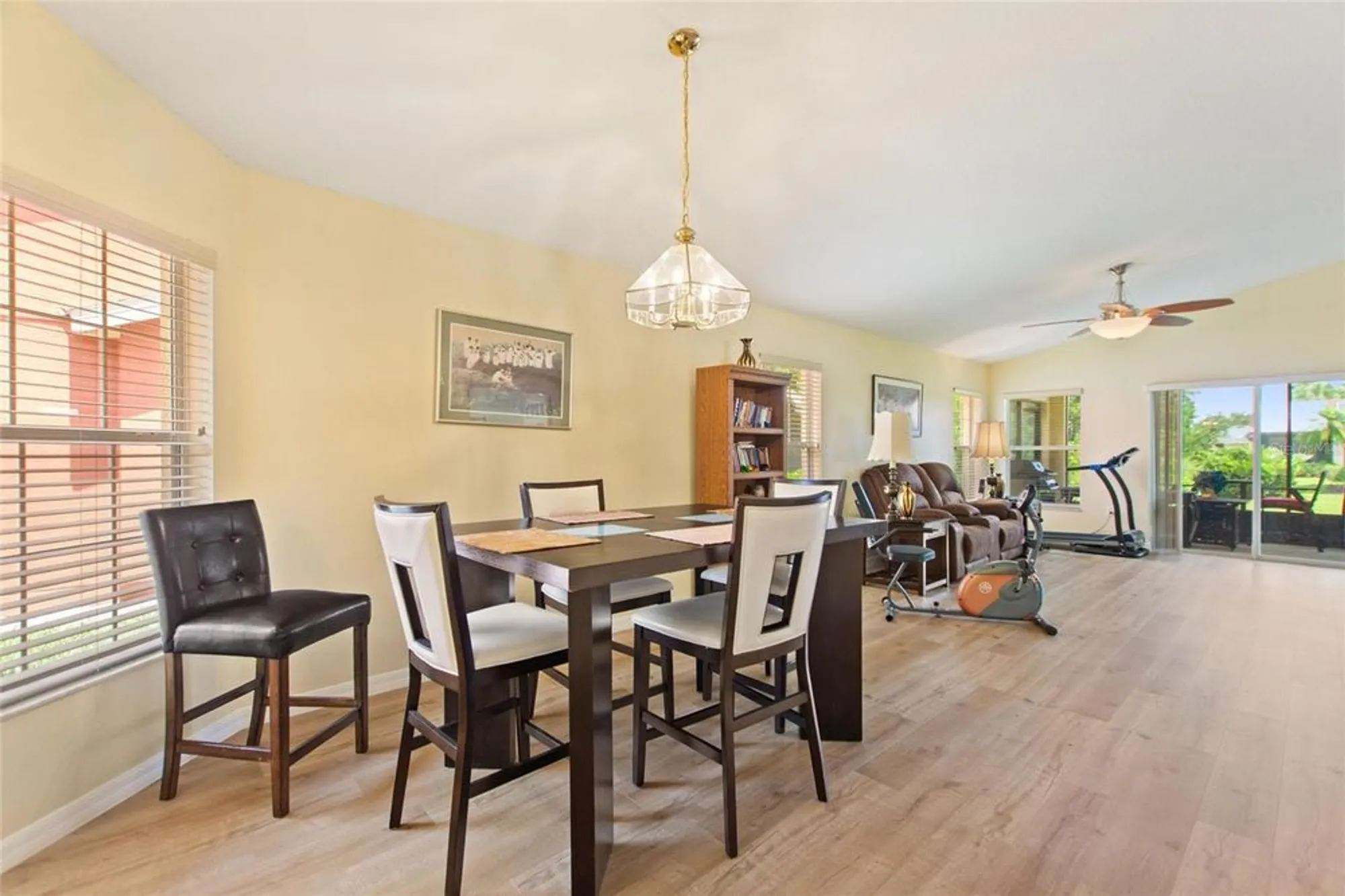 Property Slideshow image 7 of 49 | 504 millifiora ln, Kissimmee, FL, 34759