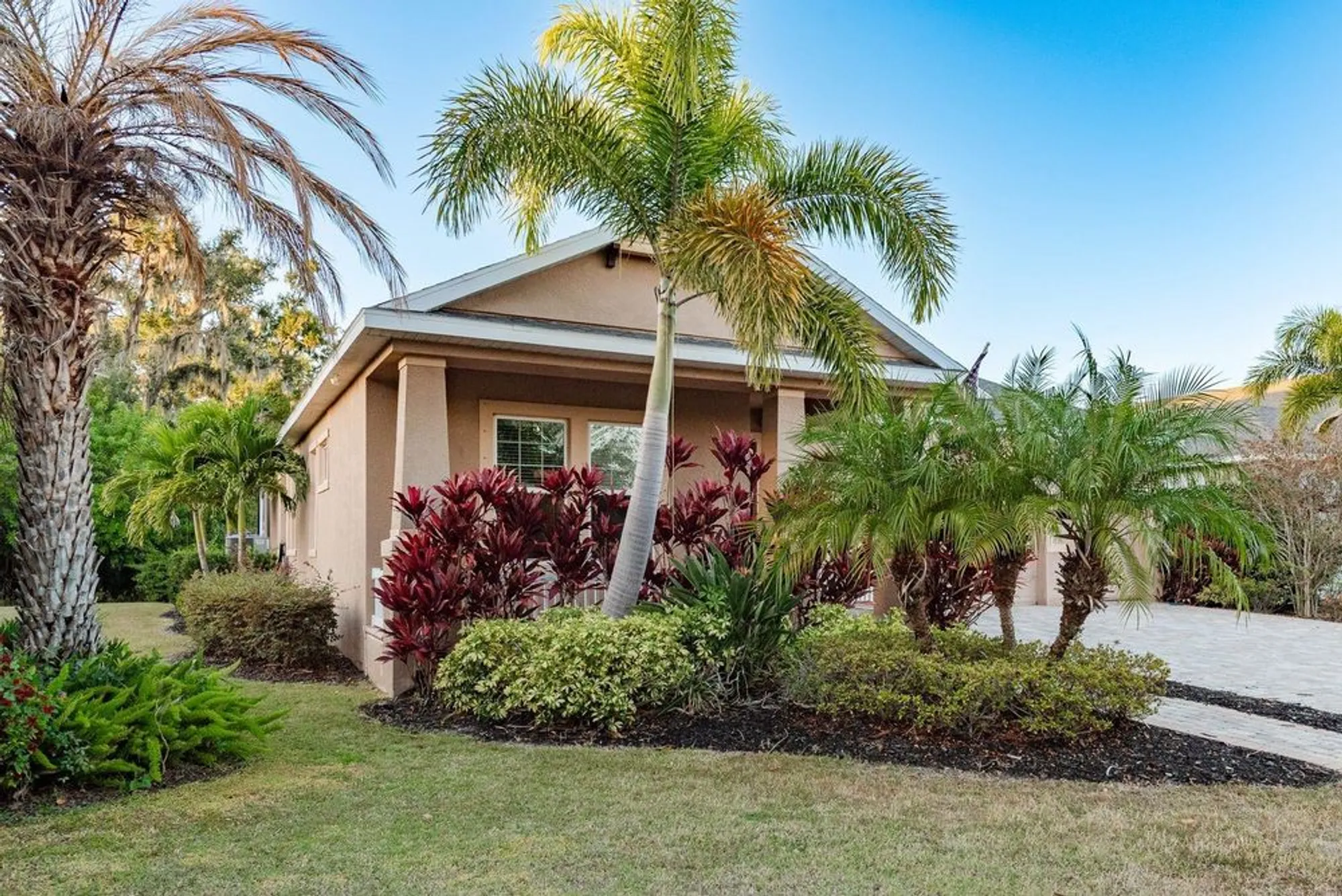 Property Slideshow image 2 of 43 | 5116 coastal scene dr, Apollo Beach, FL, 33572