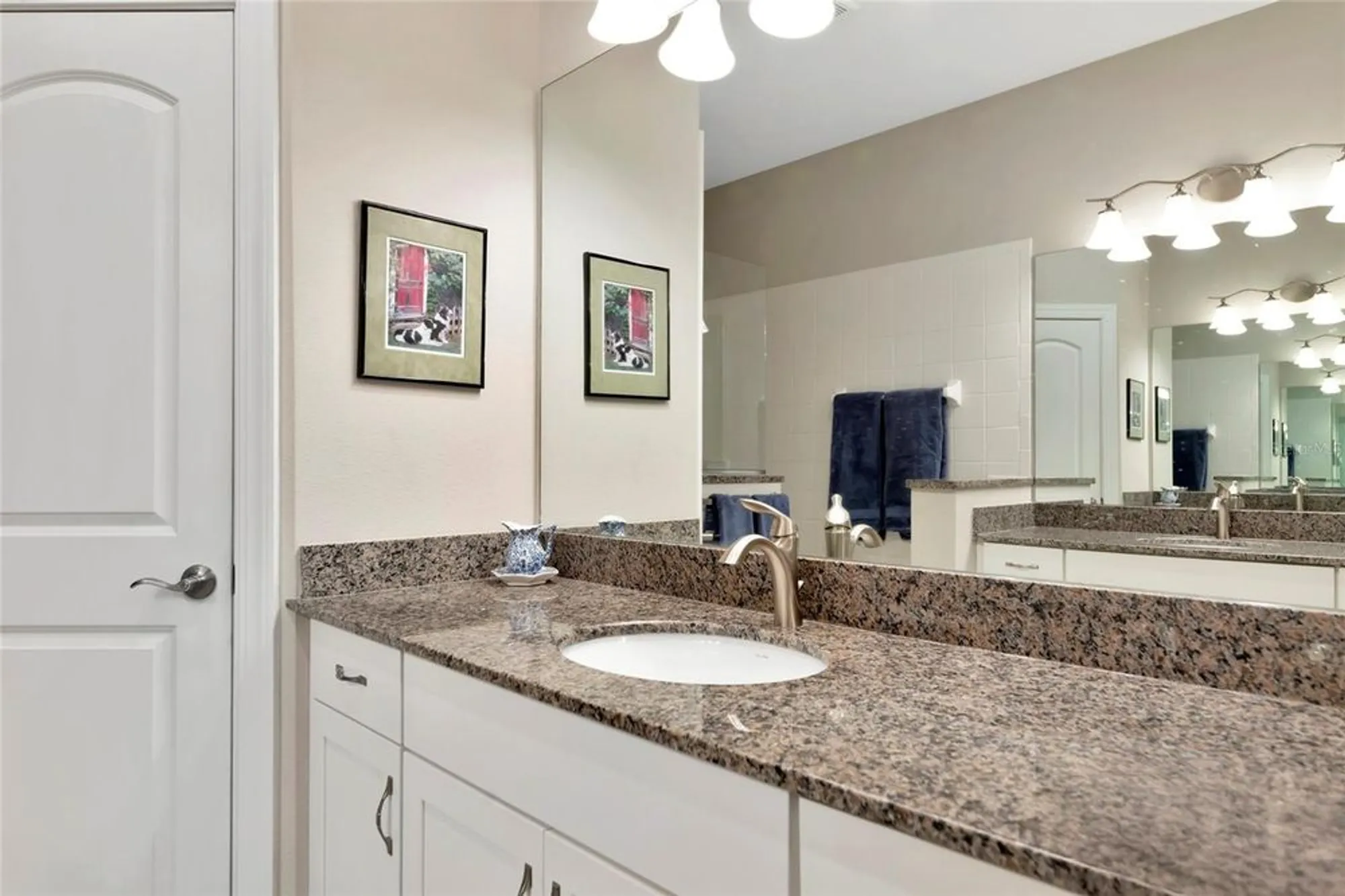 Property Slideshow image 17 of 43 | 6907 costa bella dr, Bradenton, FL, 34209