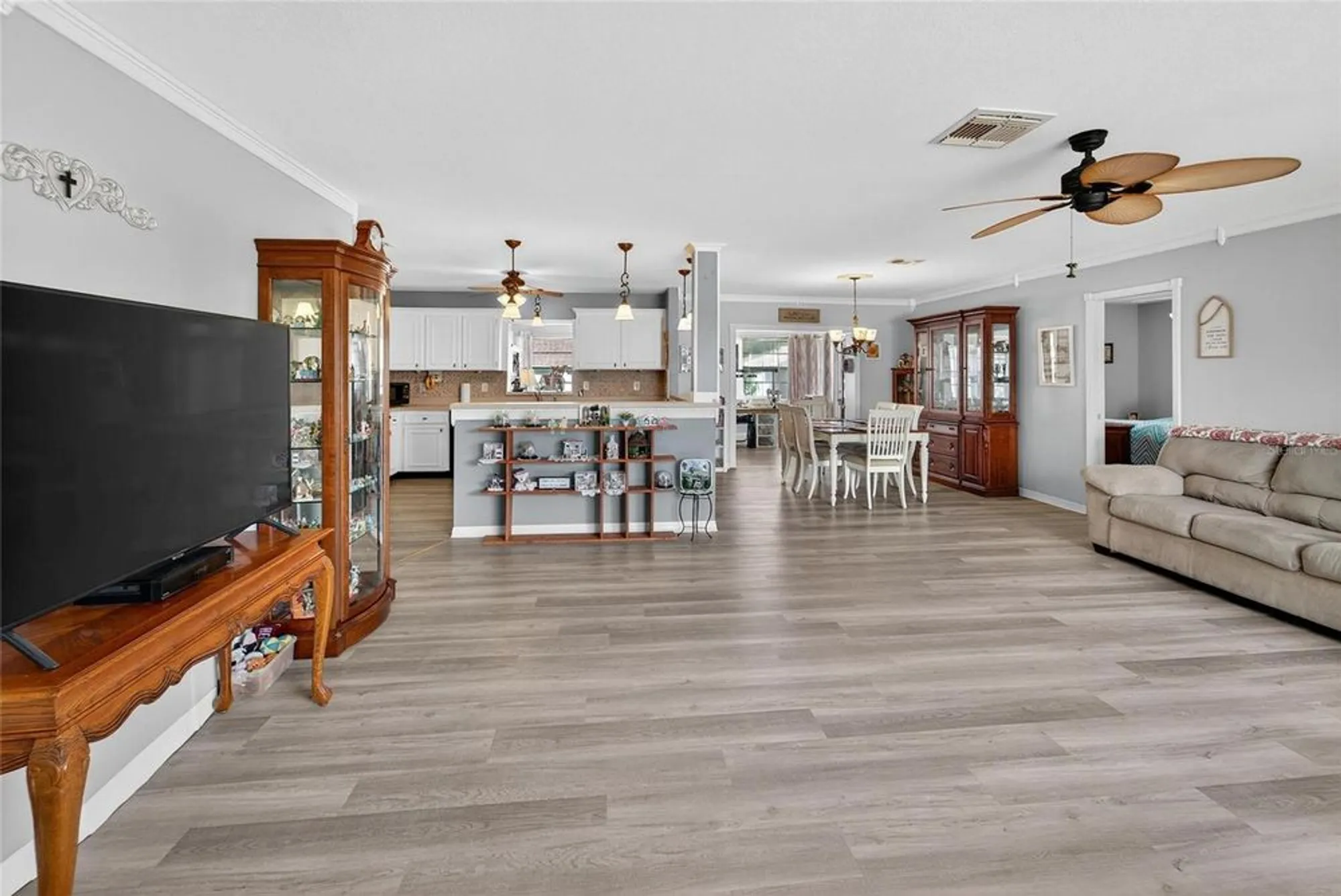 Property Slideshow image 4 of 63 | 645 fort duquesna dr, Sun City Center, FL, 33573