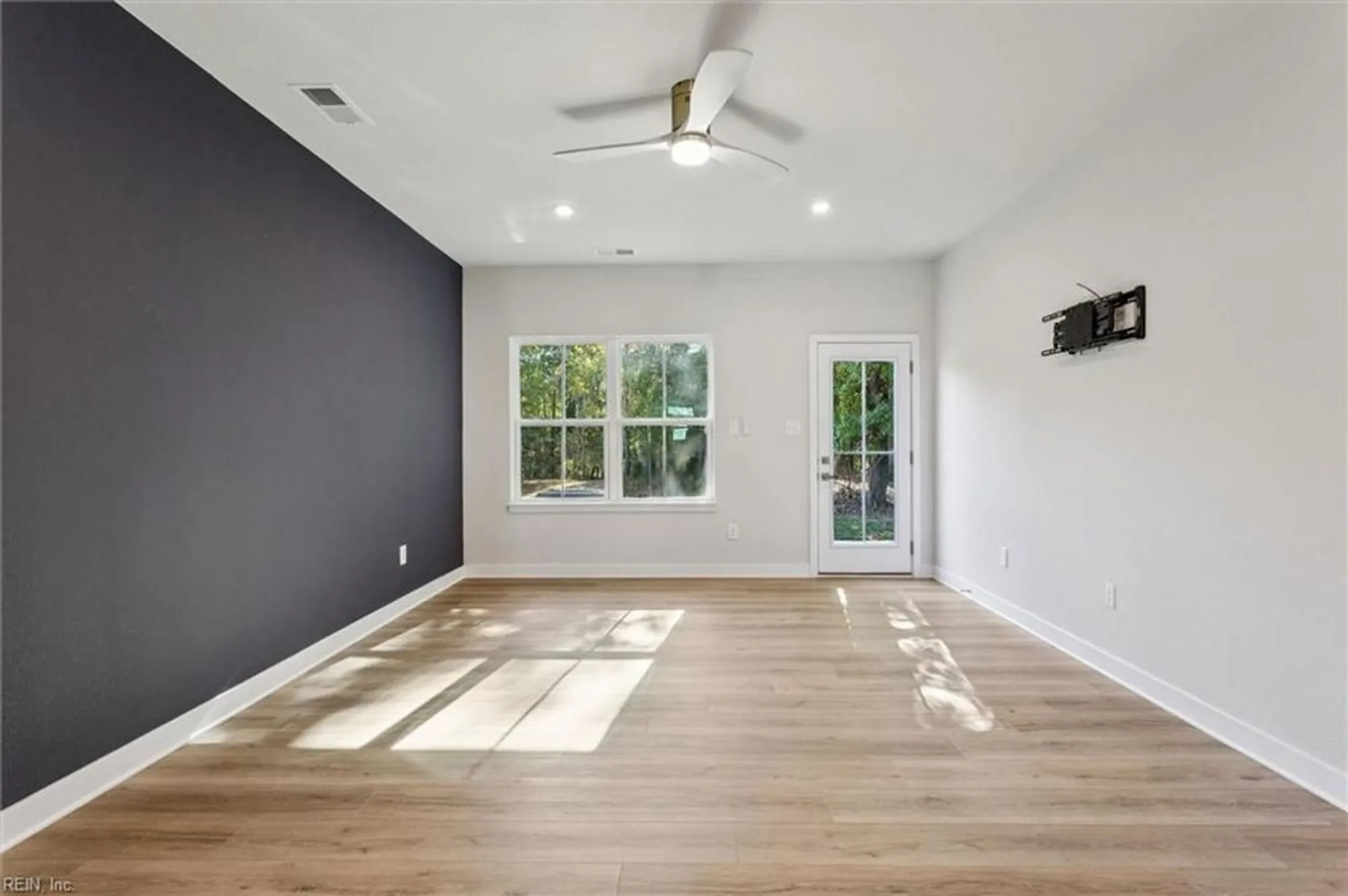 Property Slideshow image 14 of 45 | 23078 retreat ln, Carrollton, VA, 23314