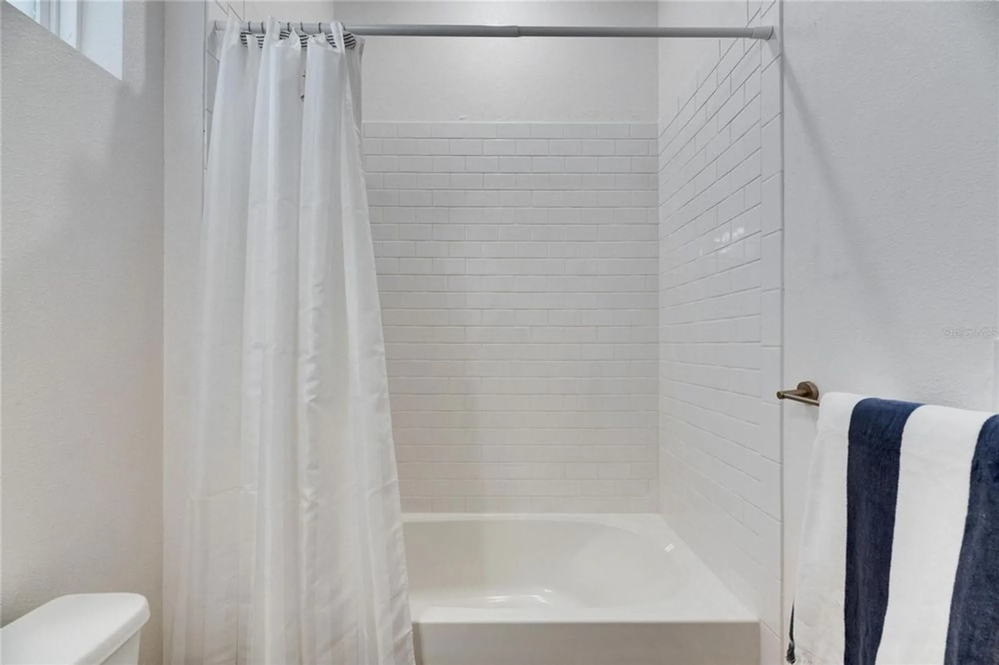 Property Slideshow image 36 of 87 | 407 sandsend ct, Apollo Beach, FL, 33572