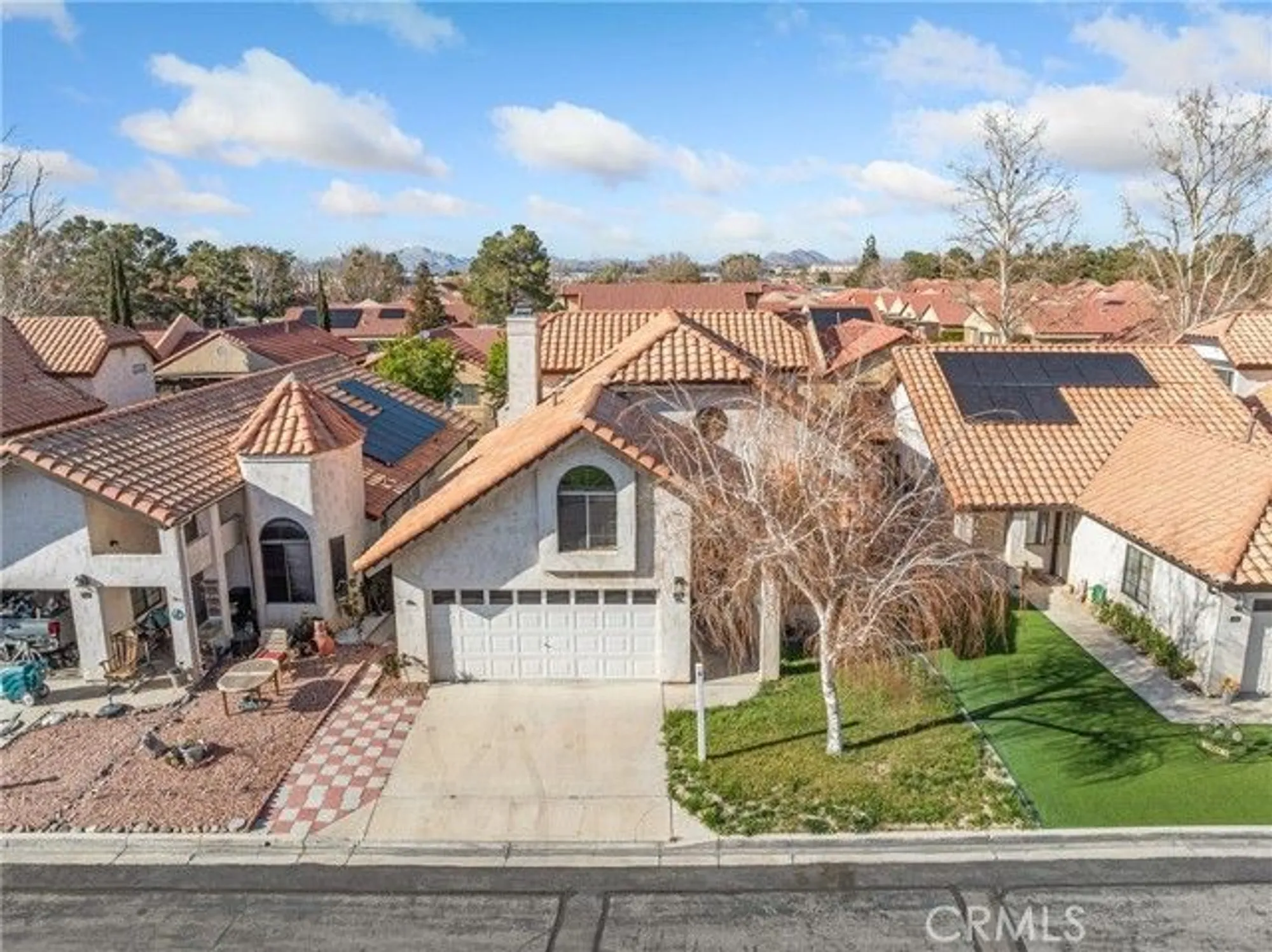 Property Slideshow image 31 of 37 | 19246 pine way, Apple Valley, CA, 92308