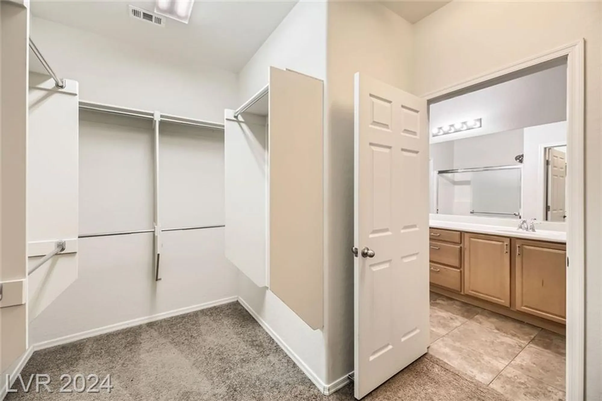 Property Slideshow image 17 of 32 | 3306 american mustang ct, Las Vegas, NV, 89122