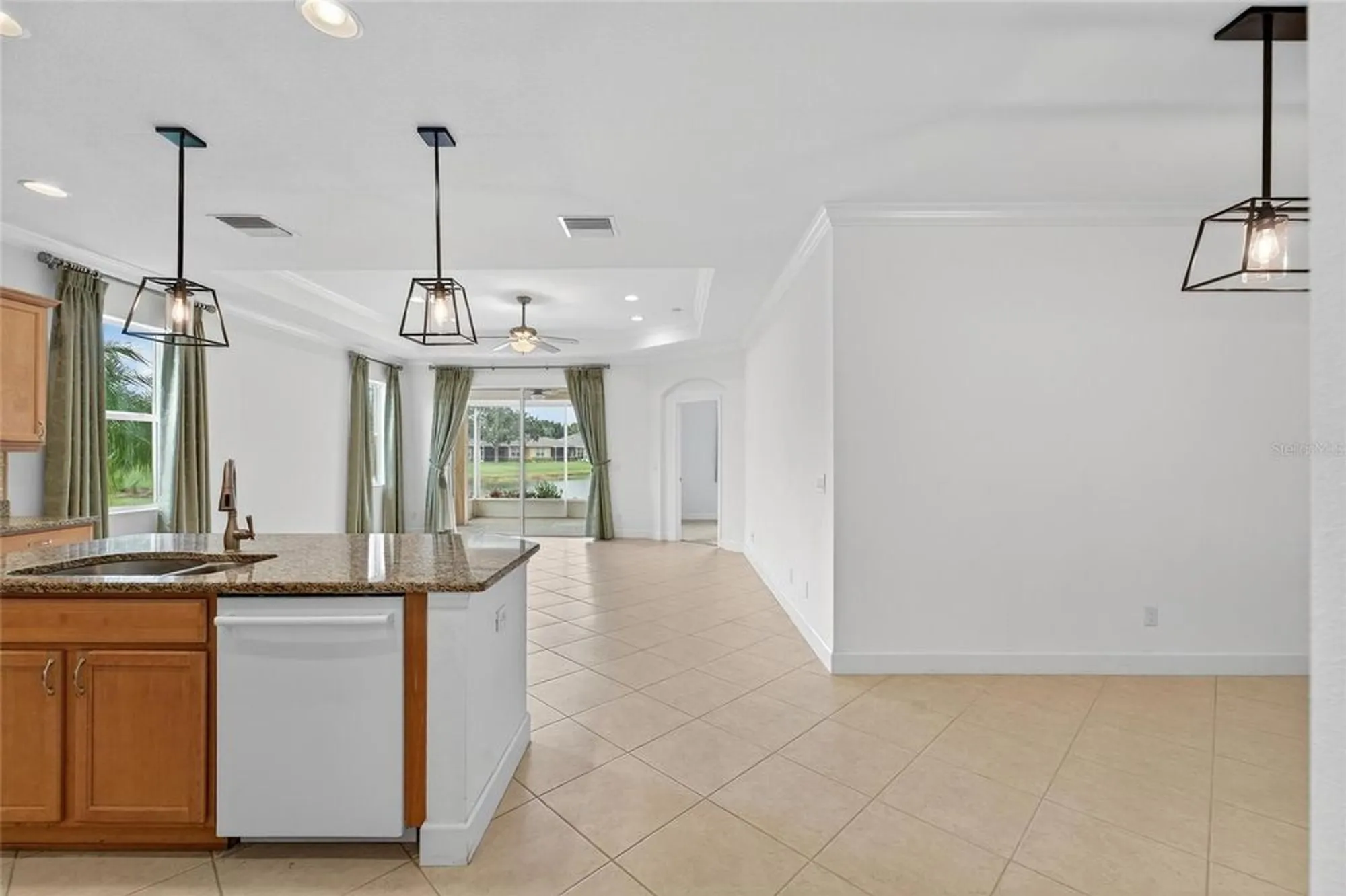 Property Slideshow image 17 of 64 | 2226 nottingham greens dr, Sun City Center, FL, 33573