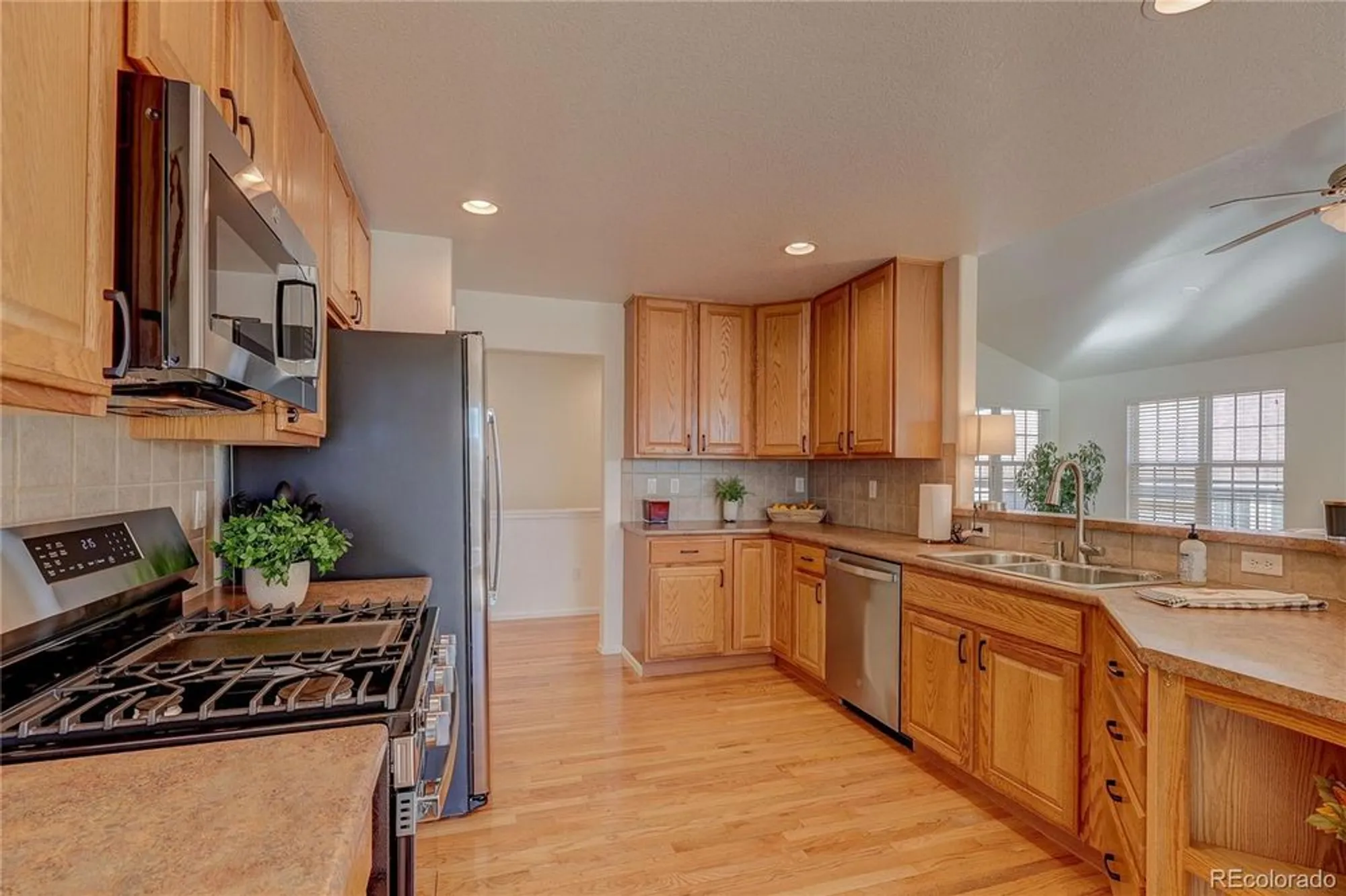 Property Slideshow image 14 of 45 | 22460 e heritage pkwy, Aurora, CO, 80016