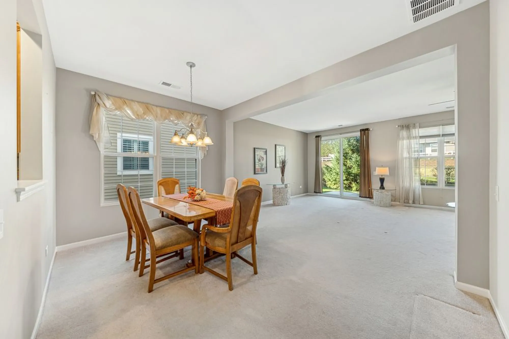 Property Slideshow image 6 of 19 | 2864 edgewater dr, Elgin, IL, 60124