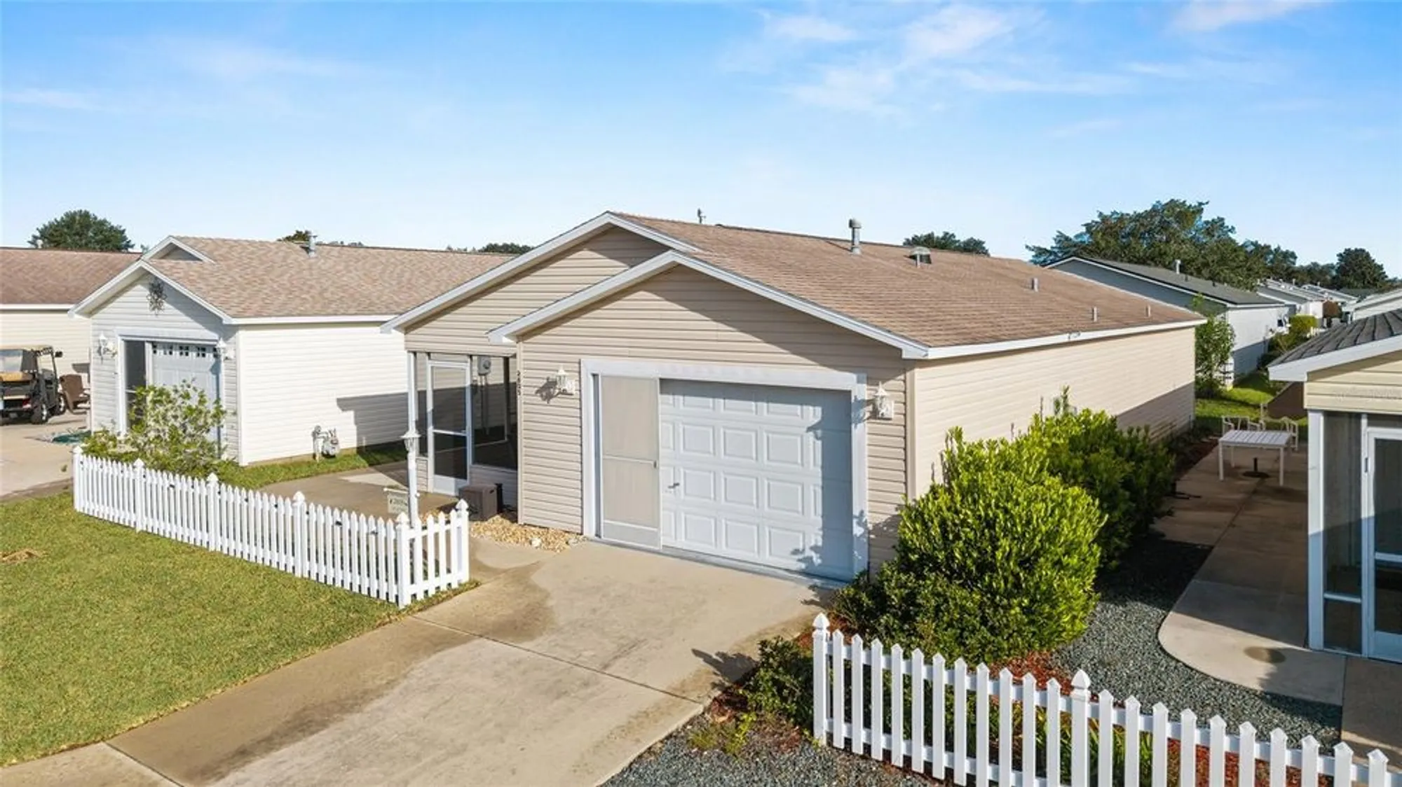 Property Slideshow image 2 of 45 | 2805 burgos dr, The Villages, FL, 32162