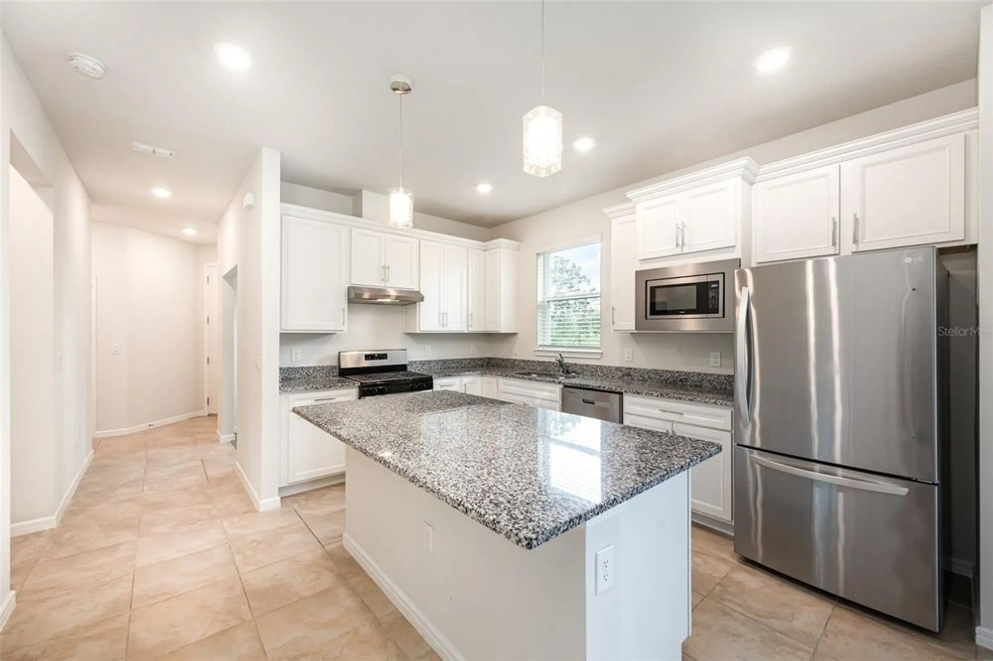 Property Slideshow image 10 of 27 | 2587 cliff way, Saint Cloud, FL, 34771