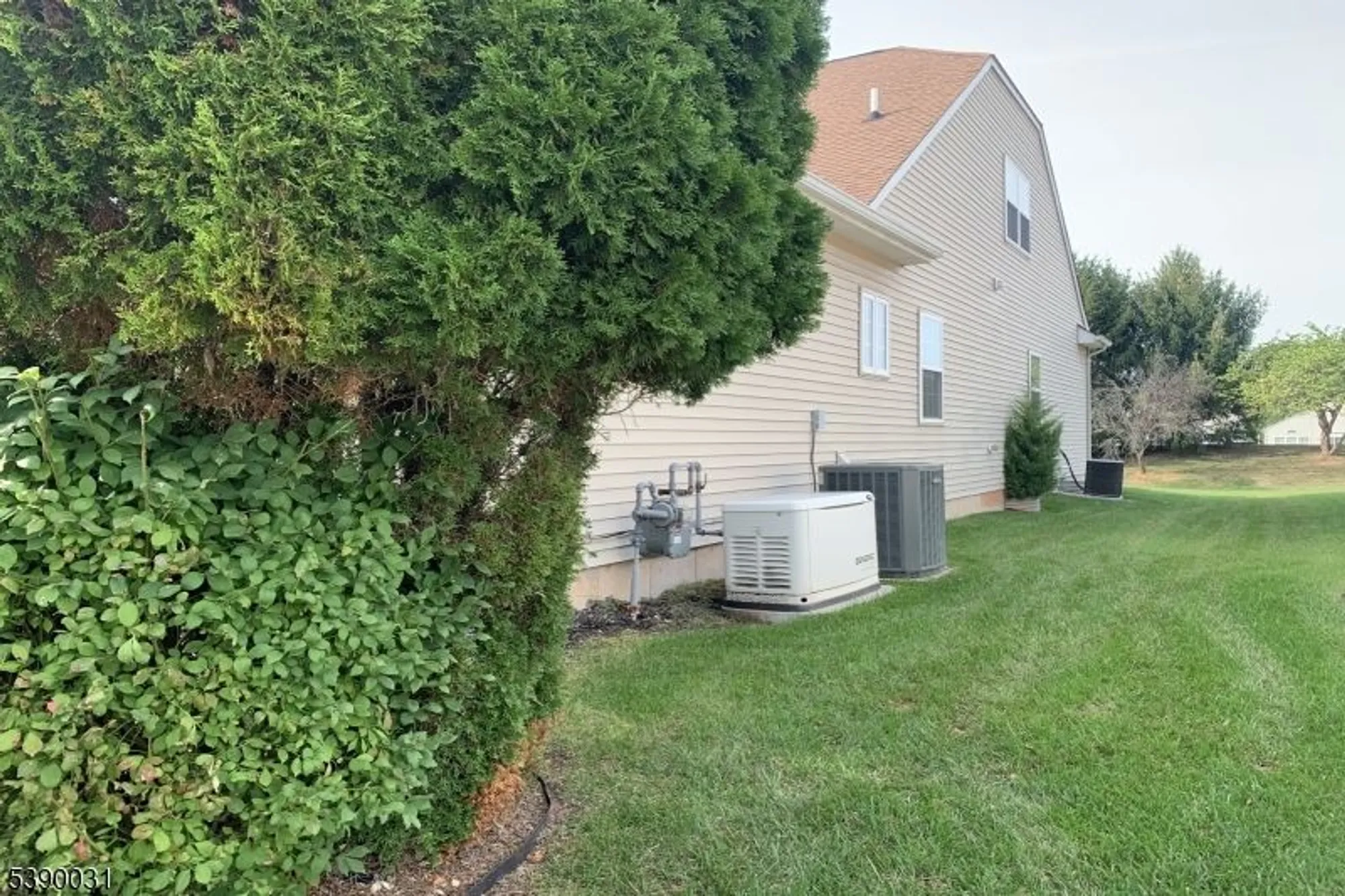 Property Slideshow image 9 of 42 | 29 medici dr, Somerset, NJ, 08873