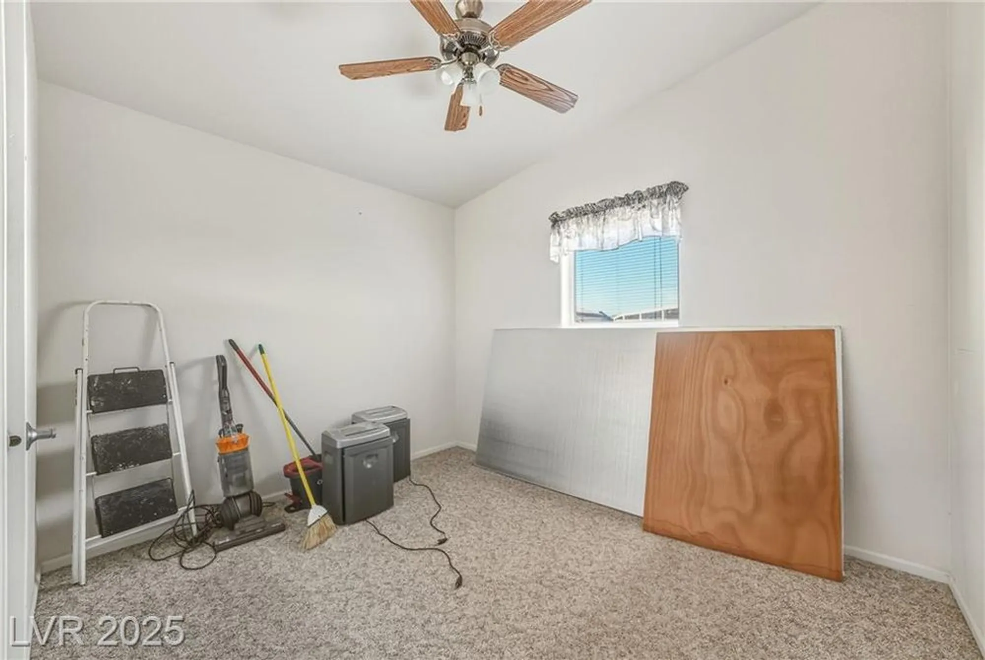 Property Slideshow image 23 of 27 | 380 bel air ave, Pahrump, NV, 89048