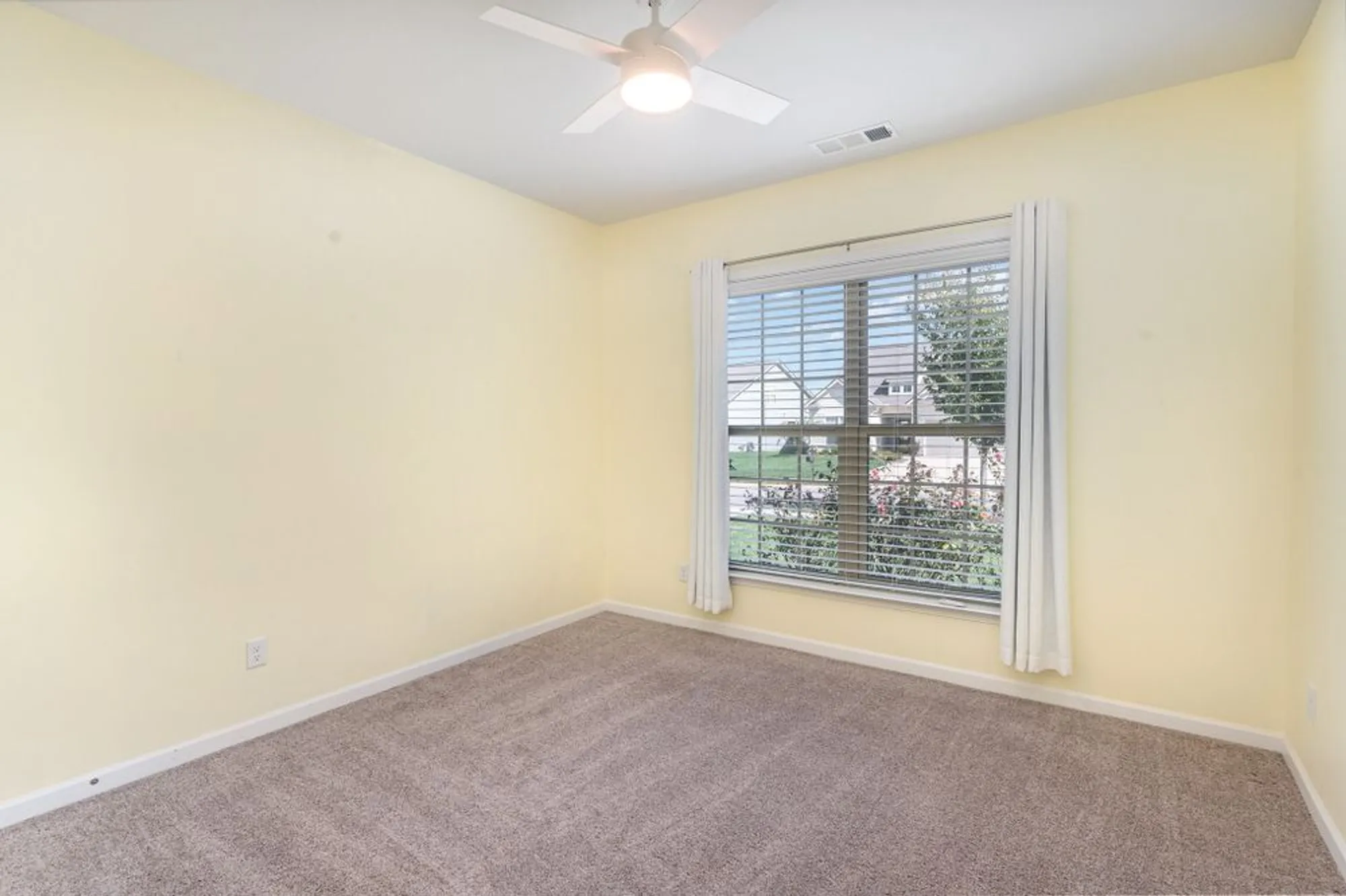 Property Slideshow image 23 of 61 | 2237 henderson dr, Spring Hill, TN, 37174