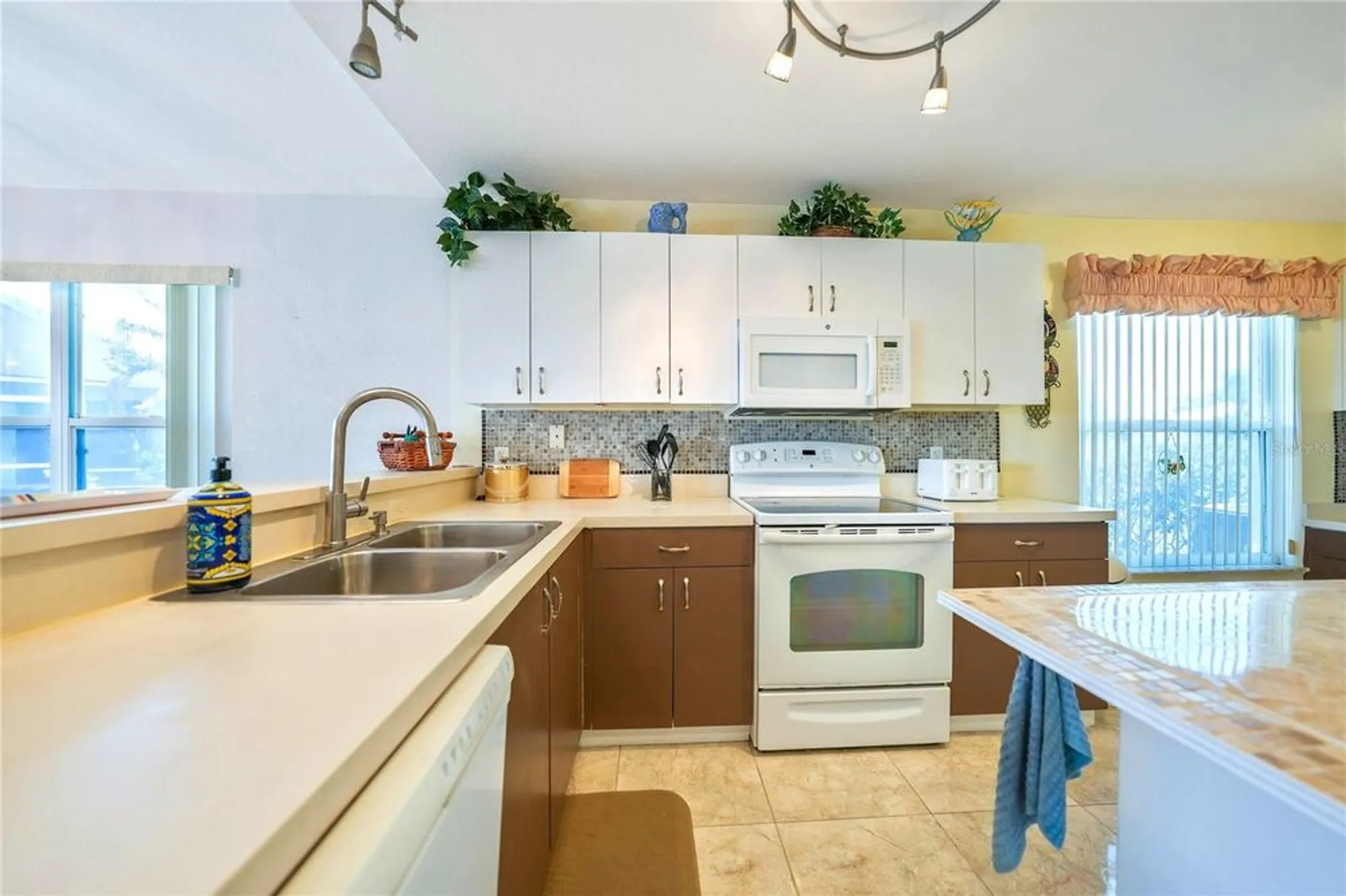 Property Slideshow image 16 of 51 | 1410 islamorada blvd, Punta Gorda, FL, 33955