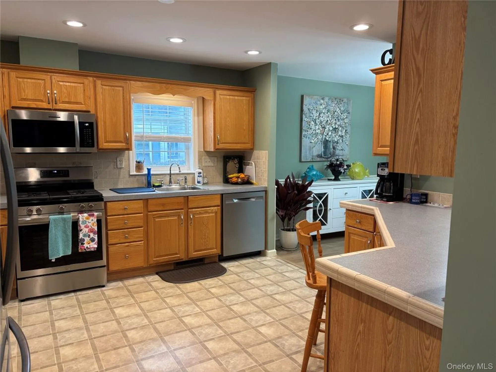 Property Slideshow image 18 of 45 | 1661 old country rd 506, Riverhead, NY, 11901