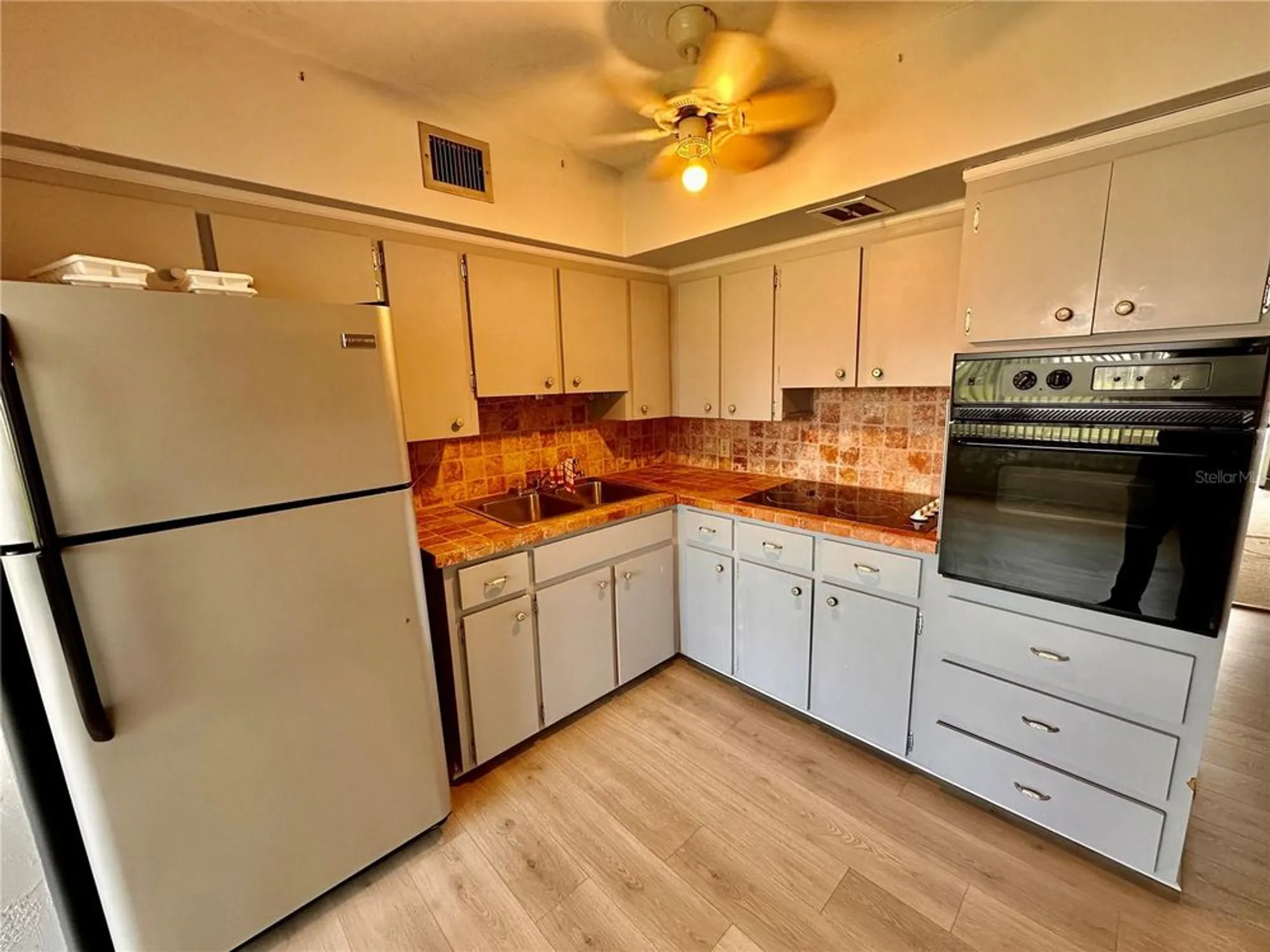 Property Slideshow image 6 of 39 | 2434 australia way 38, Clearwater, FL, 33763