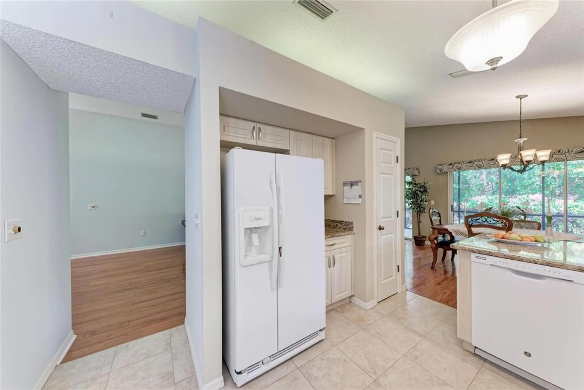 Property Slideshow image 14 of 43 | 5513 83rd ter, Sarasota, FL, 34243